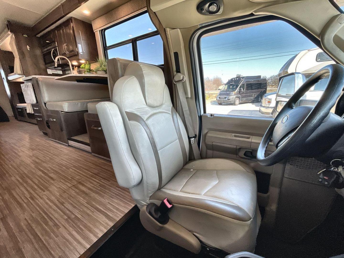 2019 ENTEGRA ESTEEM 31F (1FDXE4FS2KD) , located at 4319 N Main St, Cleburne, TX, 76033, (817) 678-5133, 32.385960, -97.391212 - Photo#25