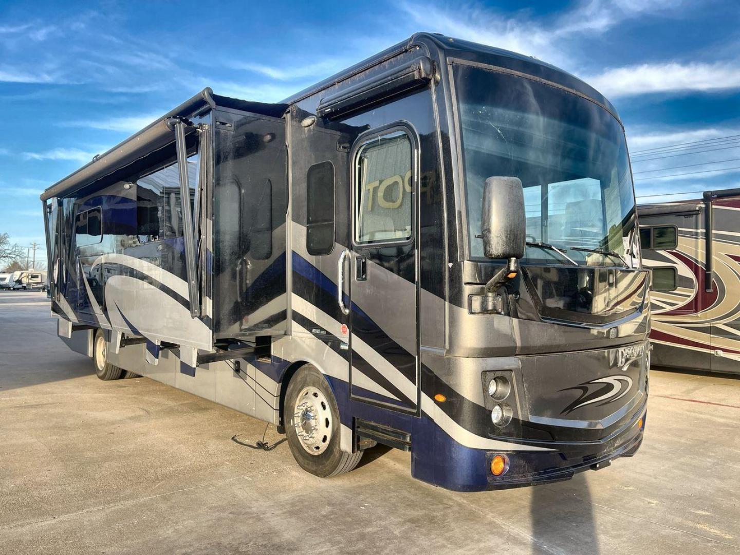 2019 FLEETWOOD DISCOVERY 38F (4UZACGFC9JC) , located at 4319 N Main St, Cleburne, TX, 76033, (817) 678-5133, 32.385960, -97.391212 - Photo#10