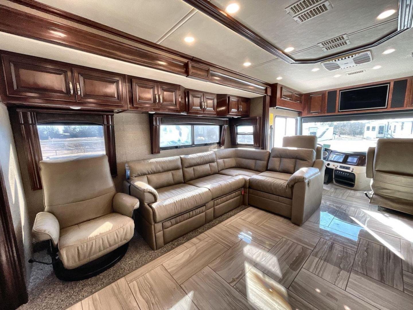 2019 FLEETWOOD DISCOVERY 38F (4UZACGFC9JC) , located at 4319 N Main St, Cleburne, TX, 76033, (817) 678-5133, 32.385960, -97.391212 - Photo#12