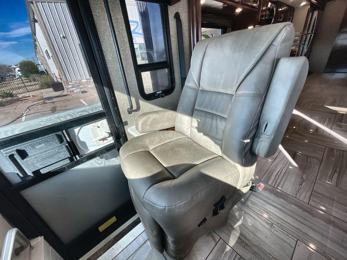 2019 FLEETWOOD DISCOVERY 38F (4UZACGFC9JC) , located at 4319 N Main St, Cleburne, TX, 76033, (817) 678-5133, 32.385960, -97.391212 - Photo#15