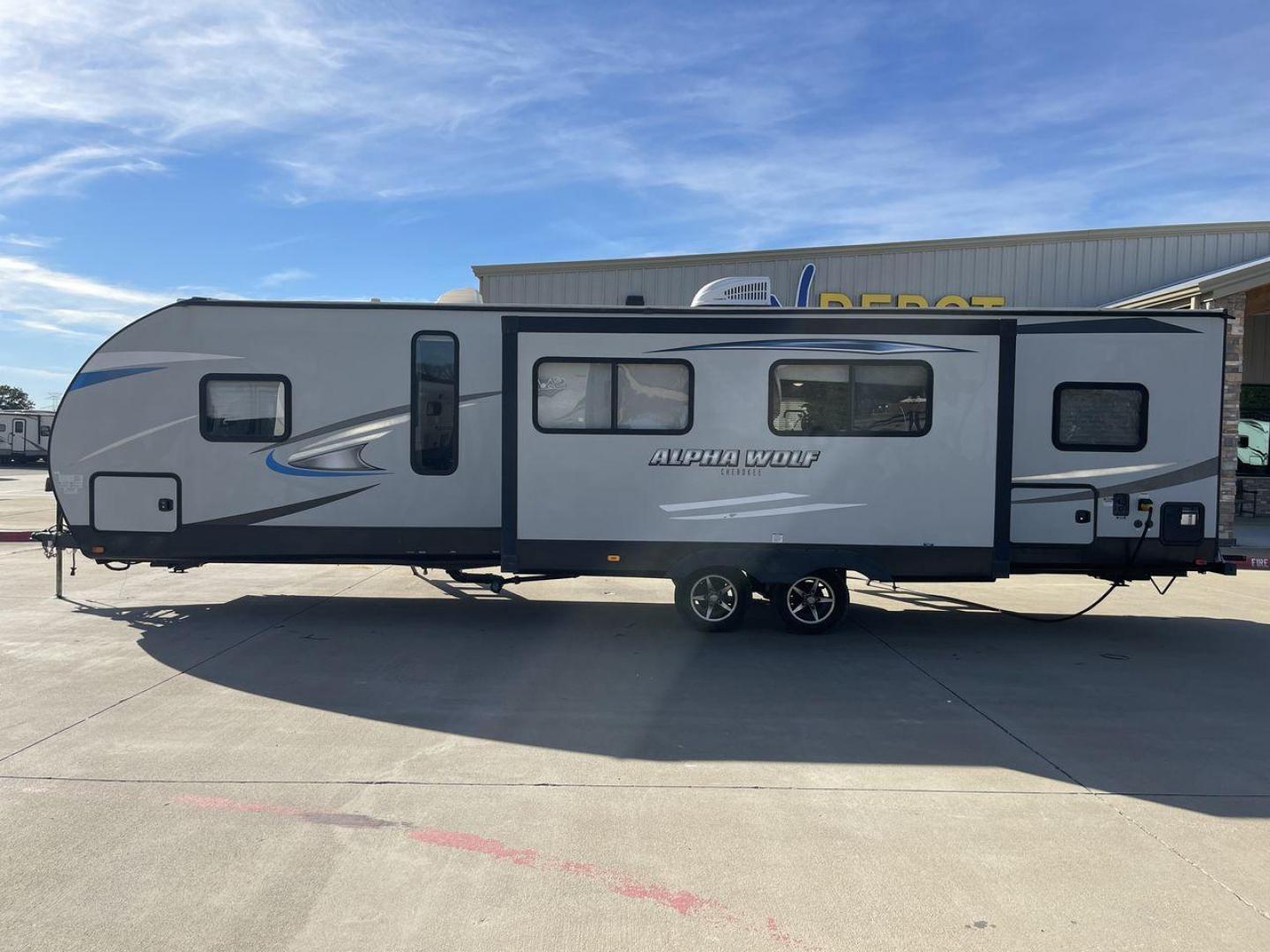 2019 FOREST RIVER ALPHA WOLF 29DQ L (5ZT2CKUB7K2) , Length: 36.67 ft. | Dry Weight: 6,543 lbs. | Gross Weight: 7,900 lbs. | Slides: 1 transmission, located at 4319 N Main St, Cleburne, TX, 76033, (817) 678-5133, 32.385960, -97.391212 - The 2019 Forest River Alpha Wolf 29DQ-L is a spacious and well-designed travel trailer, offering both functionality and style. With a length of 36.67 feet and a single slide-out, it provides a roomy interior while maintaining a manageable weight. Its dry weight is 6,543 lbs., with a gross weight of - Photo#23