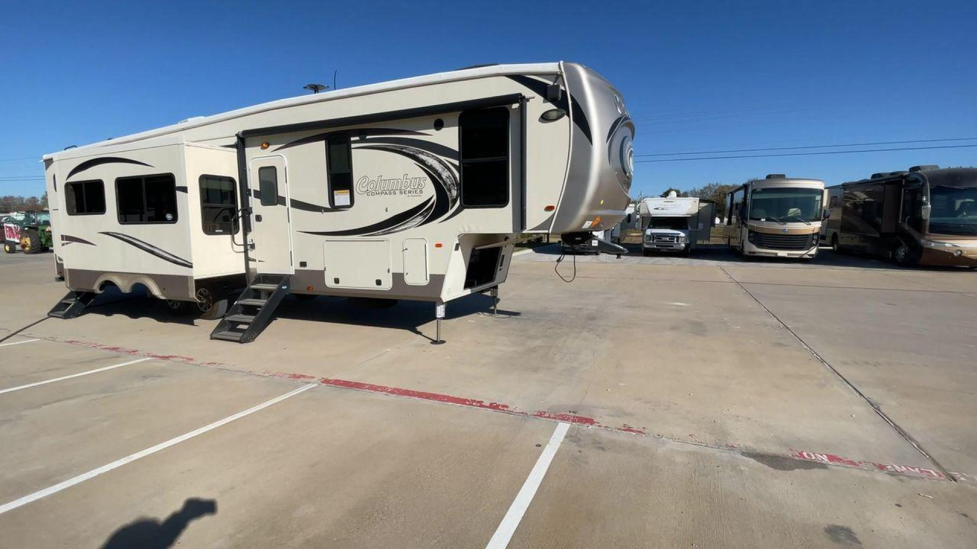 2019 FOREST RIVER COLUMBUS 374BHC (4X4FCMN21K6) , Length: 42.08 ft. | Dry Weight: 12,785 lbs. | Gross Weight: 15,785 lbs. | Slides: 4 transmission, located at 4319 N Main St, Cleburne, TX, 76033, (817) 678-5133, 32.385960, -97.391212 - Photo#3