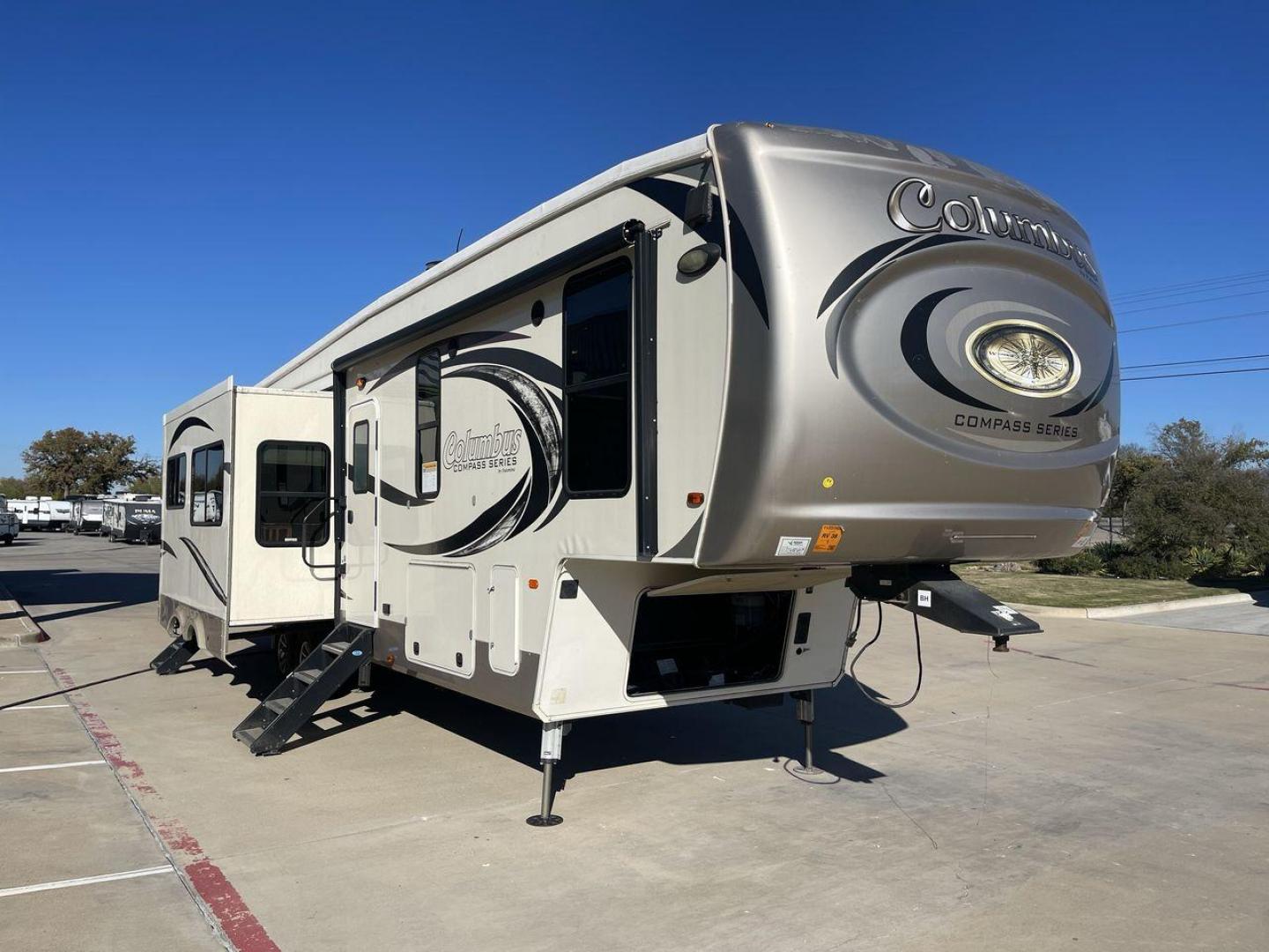 2019 FOREST RIVER COLUMBUS 374BHC (4X4FCMN21K6) , Length: 42.08 ft. | Dry Weight: 12,785 lbs. | Gross Weight: 15,785 lbs. | Slides: 4 transmission, located at 4319 N Main St, Cleburne, TX, 76033, (817) 678-5133, 32.385960, -97.391212 - Photo#23