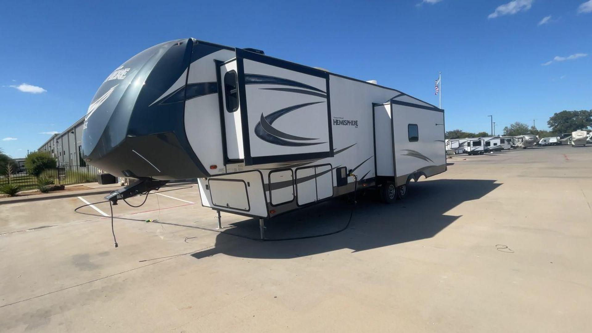 2019 FOREST RIVER HEMISPHERE 337BAR (4X4FSBK25KV) , Length: 38.5 ft. | Dry Weight: 10,264 lbs. | Slides: 3 transmission, located at 4319 N Main St, Cleburne, TX, 76033, (817) 678-5133, 32.385960, -97.391212 - Photo#5