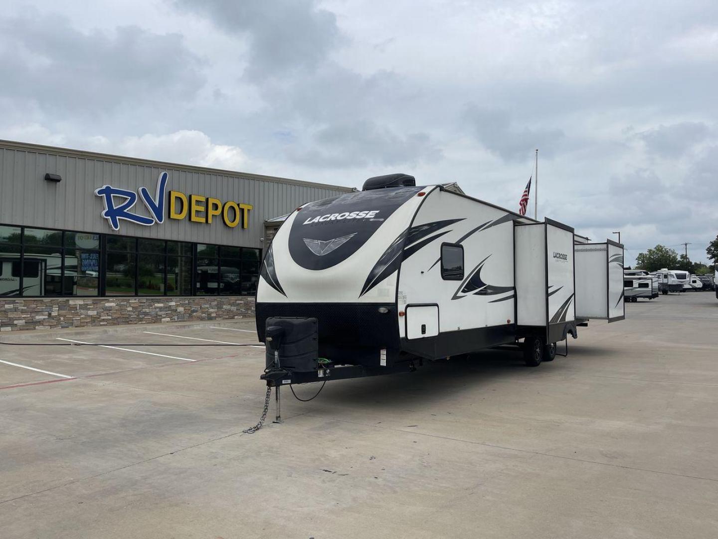 2019 FOREST RIVER LACROSSE 3380IB (5ZT2LCZB2KB) , located at 4319 N Main St, Cleburne, TX, 76033, (817) 678-5133, 32.385960, -97.391212 - Photo#0