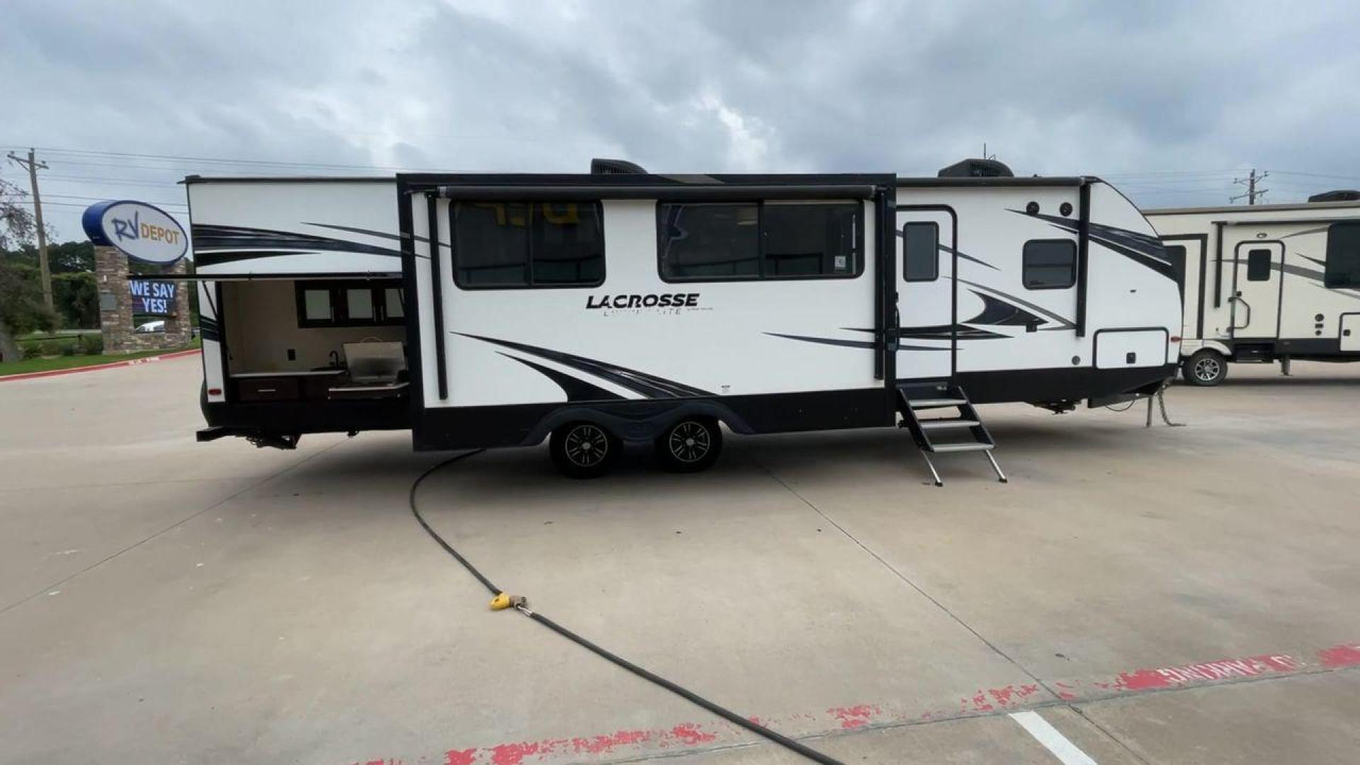 2019 FOREST RIVER LACROSSE 3380IB (5ZT2LCZB2KB) , located at 4319 N Main St, Cleburne, TX, 76033, (817) 678-5133, 32.385960, -97.391212 - Photo#2