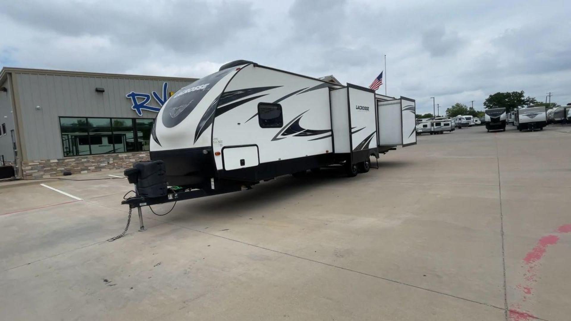 2019 FOREST RIVER LACROSSE 3380IB (5ZT2LCZB2KB) , located at 4319 N Main St, Cleburne, TX, 76033, (817) 678-5133, 32.385960, -97.391212 - Photo#5