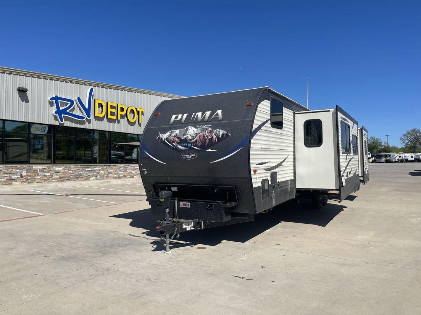 2019 FOREST RIVER PUMA 32FBIS (4X4TPUH20KP) , located at 4319 N Main St, Cleburne, TX, 76033, (817) 678-5133, 32.385960, -97.391212 - Photo#0