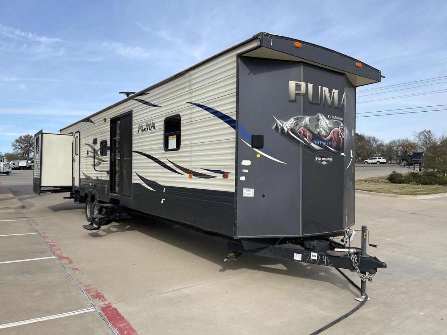 2019 FOREST RIVER PUMA 39PQB (4X4TPUR2XKP) , Length: 42.08 ft. | Dry Weight: 10,709 lbs. | Gross Weight: 13,413 lbs. | Slides: 4 transmission, located at 4319 N Main St, Cleburne, TX, 76033, (817) 678-5133, 32.385960, -97.391212 - Photo#23