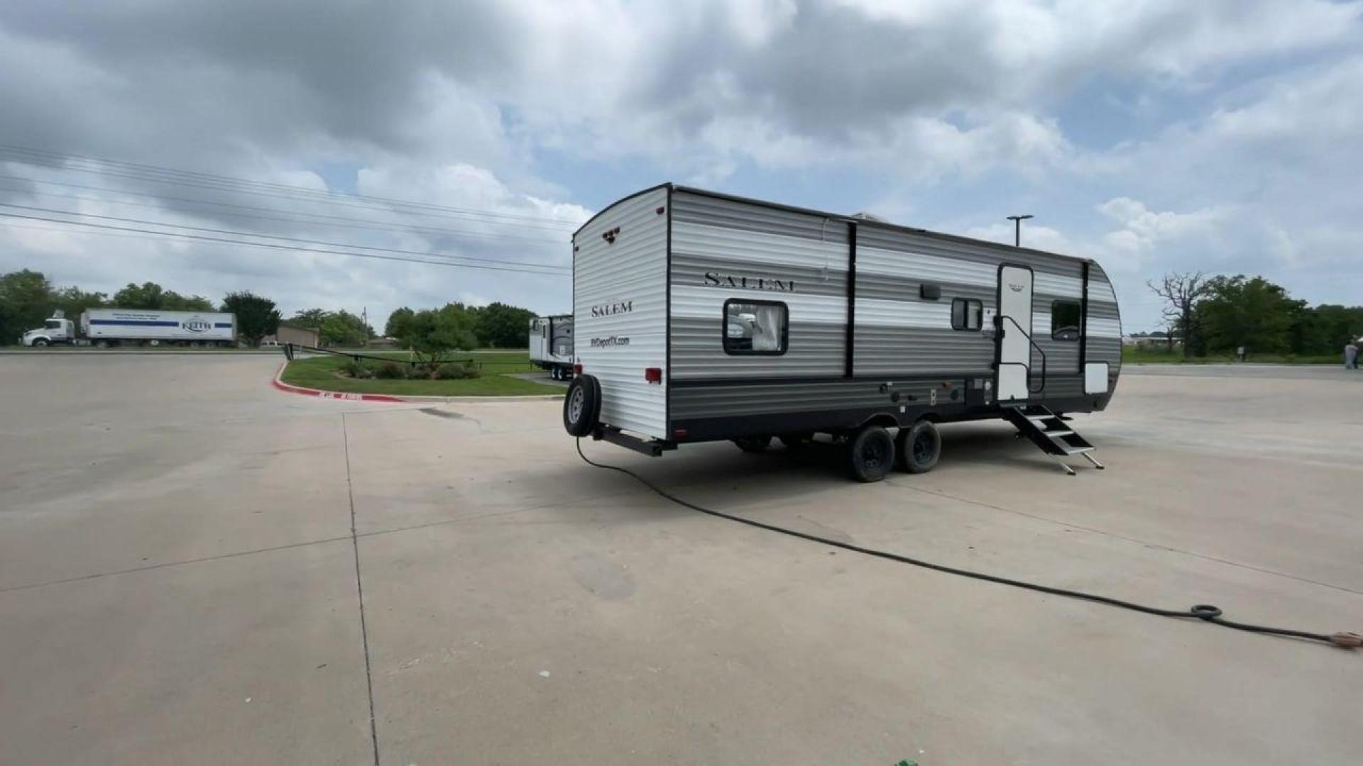 2019 FOREST RIVER SALEM 26DBLE (4X4TSMB23KA) , Slides: 1 transmission, located at 4319 N Main St, Cleburne, TX, 76033, (817) 678-5133, 32.385960, -97.391212 - This 2019 Forest River Salem 26DBLE is a single-slide travel trailer that offers sleeping space for up to 10 people! This Salem is designed with a straightforward and convenient floorplan featuring a front bedroom, central living and kitchen, and rear bunk and bath. The front bedroom can accommod - Photo#1