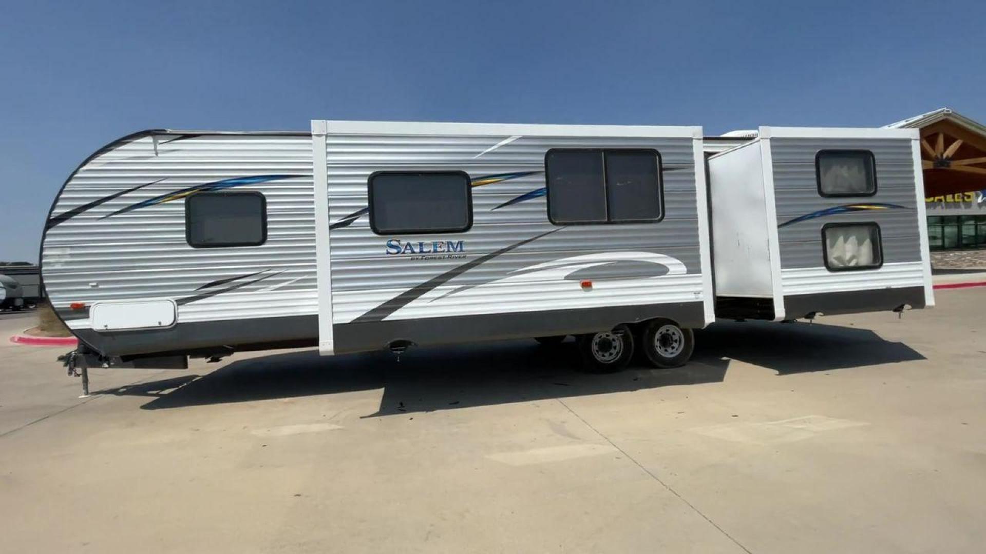 2019 FOREST RIVER SALEM 31KQBTS (4X4TSMG24K8) , Length: 36.5 ft | Dry Weight: 7,940 lbs. | Slides: 3 transmission, located at 4319 N Main St, Cleburne, TX, 76033, (817) 678-5133, 32.385960, -97.391212 - As soon as you opt to camp with this 2019 Forest River Salem 31KQBTS travel trailer, you can bring your entire family and still have room for a guest or two. The measurements of this unit are 36.5 ft in length, 8 ft in width, 11.25 ft in height, and 6.67 ft in interior height. It has a dry weight of - Photo#6