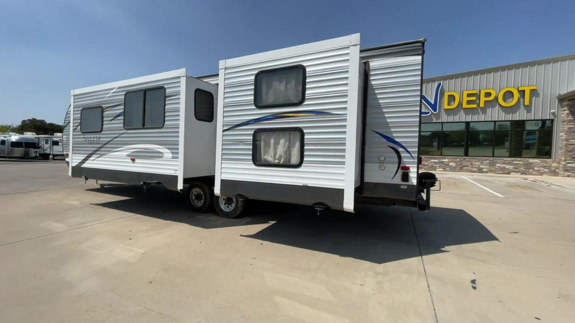 2019 FOREST RIVER SALEM 31KQBTS (4X4TSMG24K8) , Length: 36.5 ft | Dry Weight: 7,940 lbs. | Slides: 3 transmission, located at 4319 N Main St, Cleburne, TX, 76033, (817) 678-5133, 32.385960, -97.391212 - As soon as you opt to camp with this 2019 Forest River Salem 31KQBTS travel trailer, you can bring your entire family and still have room for a guest or two. The measurements of this unit are 36.5 ft in length, 8 ft in width, 11.25 ft in height, and 6.67 ft in interior height. It has a dry weight of - Photo#7