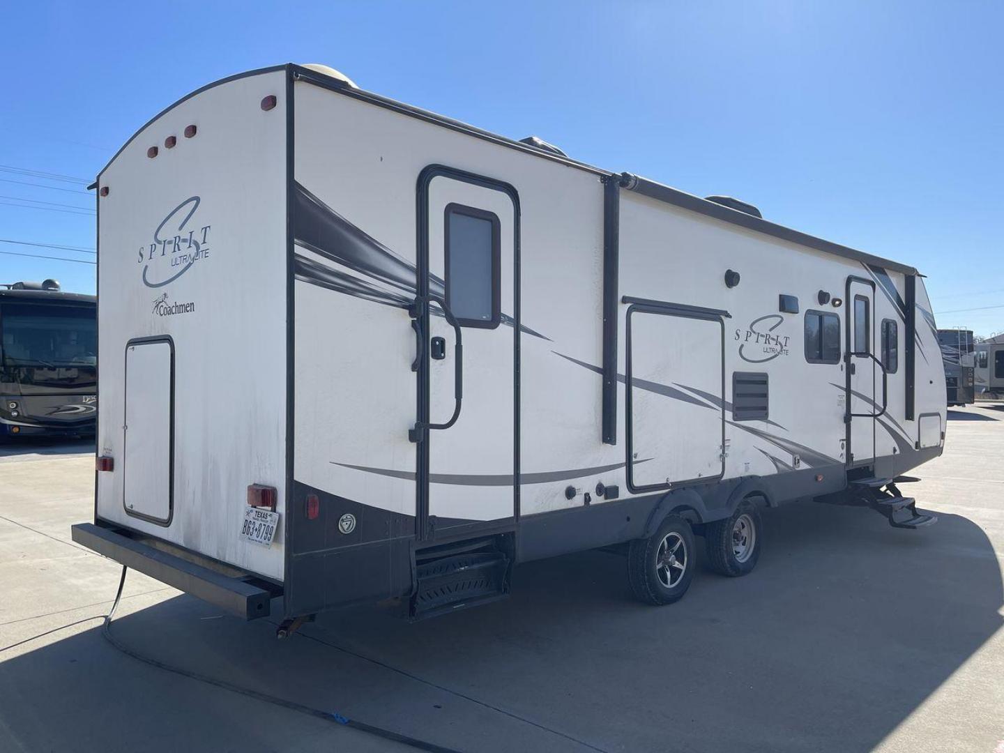 2019 FOREST RIVER SPIRIT 2963BH (5ZT2SBVB9KS) , Length: 33.92 ft. | Dry Weight: 6,408 lbs. | Slides: 1 transmission, located at 4319 N Main St, Cleburne, TX, 76033, (817) 678-5133, 32.385960, -97.391212 - This 2019 Forest River Spirit 2963BH is a dual-axle aluminum wheel setup measuring just under 34 feet long. It has a dry weight of 6,408 lbs. and a payload capacity of 1,192 lbs. It also has a manageable hitch weight of 760 lbs. It features two doors and one slide. This travel trailer offers sleepin - Photo#22