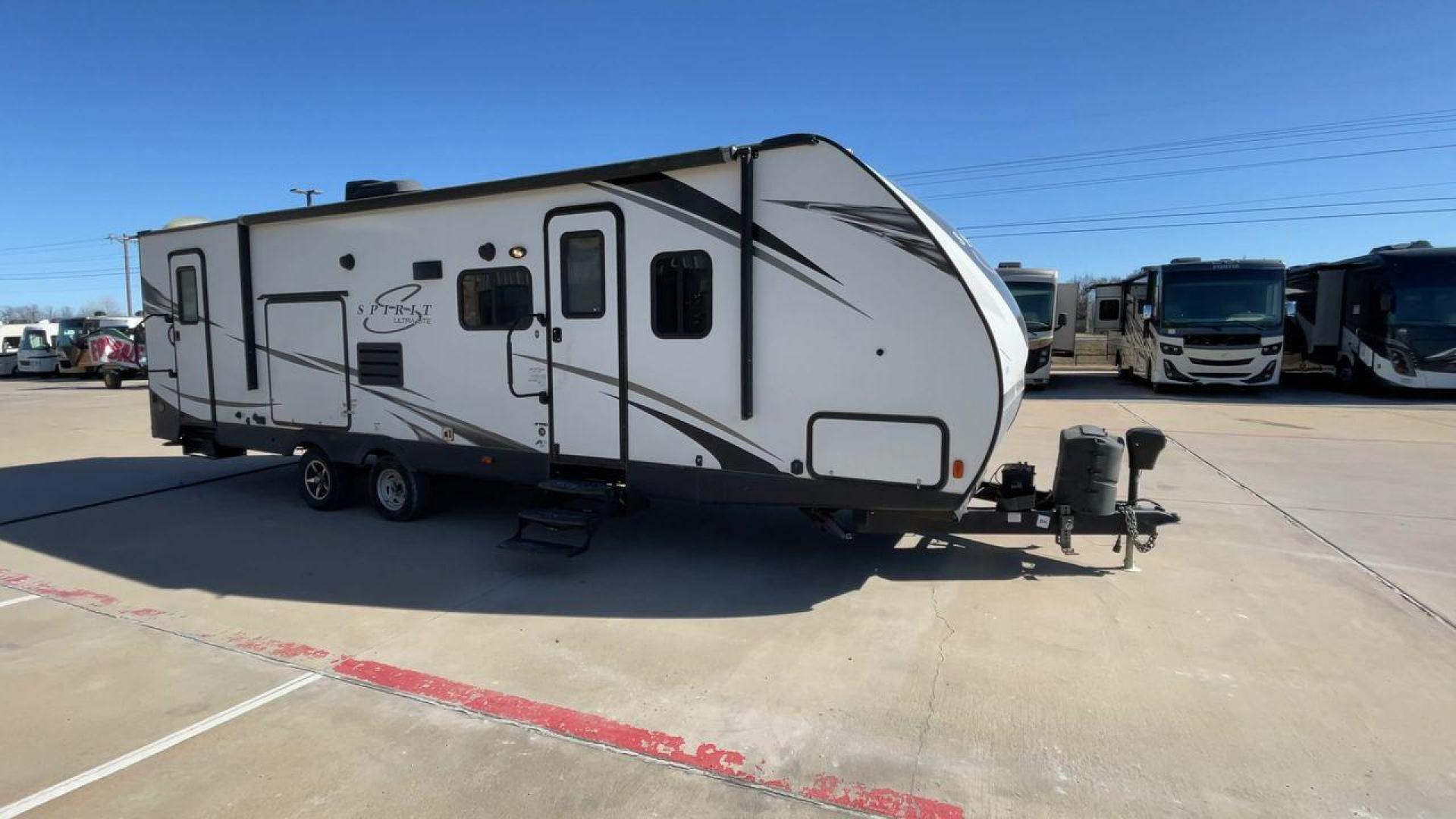 2019 FOREST RIVER SPIRIT 2963BH (5ZT2SBVB9KS) , Length: 33.92 ft. | Dry Weight: 6,408 lbs. | Slides: 1 transmission, located at 4319 N Main St, Cleburne, TX, 76033, (817) 678-5133, 32.385960, -97.391212 - This 2019 Forest River Spirit 2963BH is a dual-axle aluminum wheel setup measuring just under 34 feet long. It has a dry weight of 6,408 lbs. and a payload capacity of 1,192 lbs. It also has a manageable hitch weight of 760 lbs. It features two doors and one slide. This travel trailer offers sleepin - Photo#3