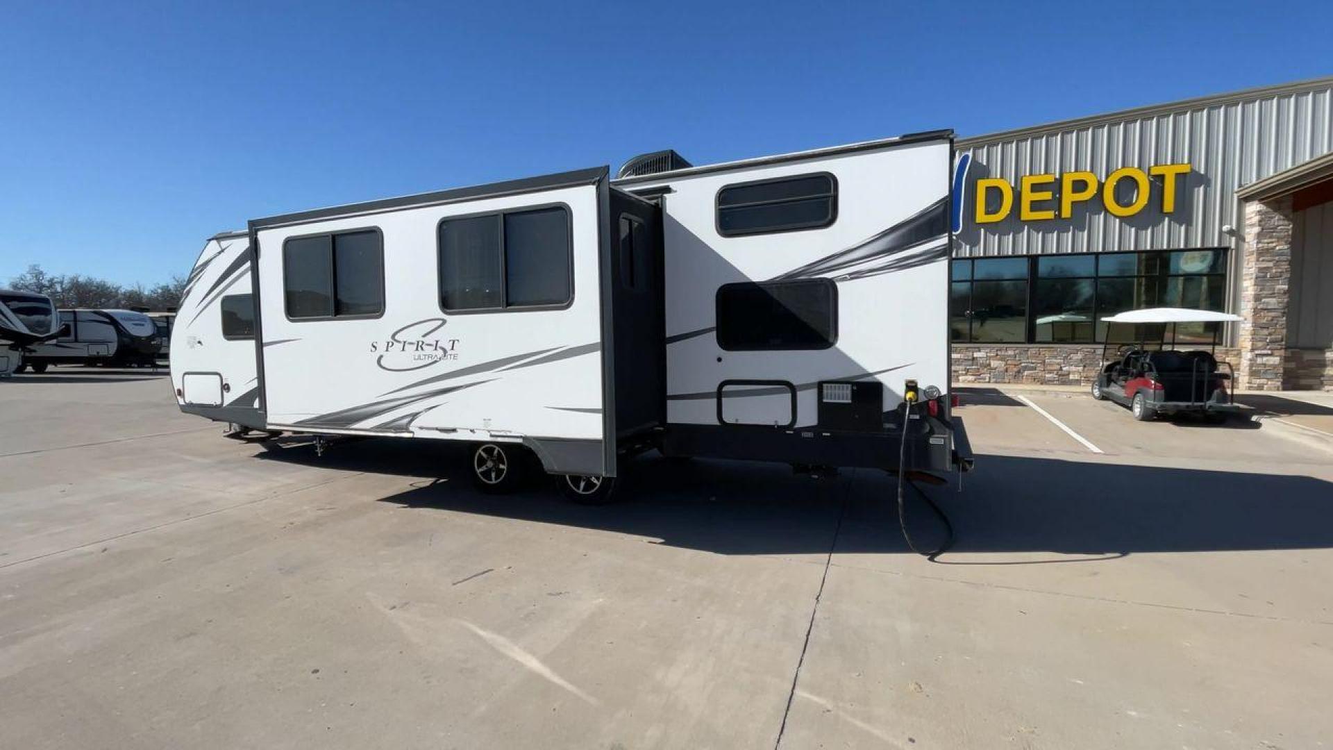 2019 FOREST RIVER SPIRIT 2963BH (5ZT2SBVB9KS) , Length: 33.92 ft. | Dry Weight: 6,408 lbs. | Slides: 1 transmission, located at 4319 N Main St, Cleburne, TX, 76033, (817) 678-5133, 32.385960, -97.391212 - This 2019 Forest River Spirit 2963BH is a dual-axle aluminum wheel setup measuring just under 34 feet long. It has a dry weight of 6,408 lbs. and a payload capacity of 1,192 lbs. It also has a manageable hitch weight of 760 lbs. It features two doors and one slide. This travel trailer offers sleepin - Photo#7