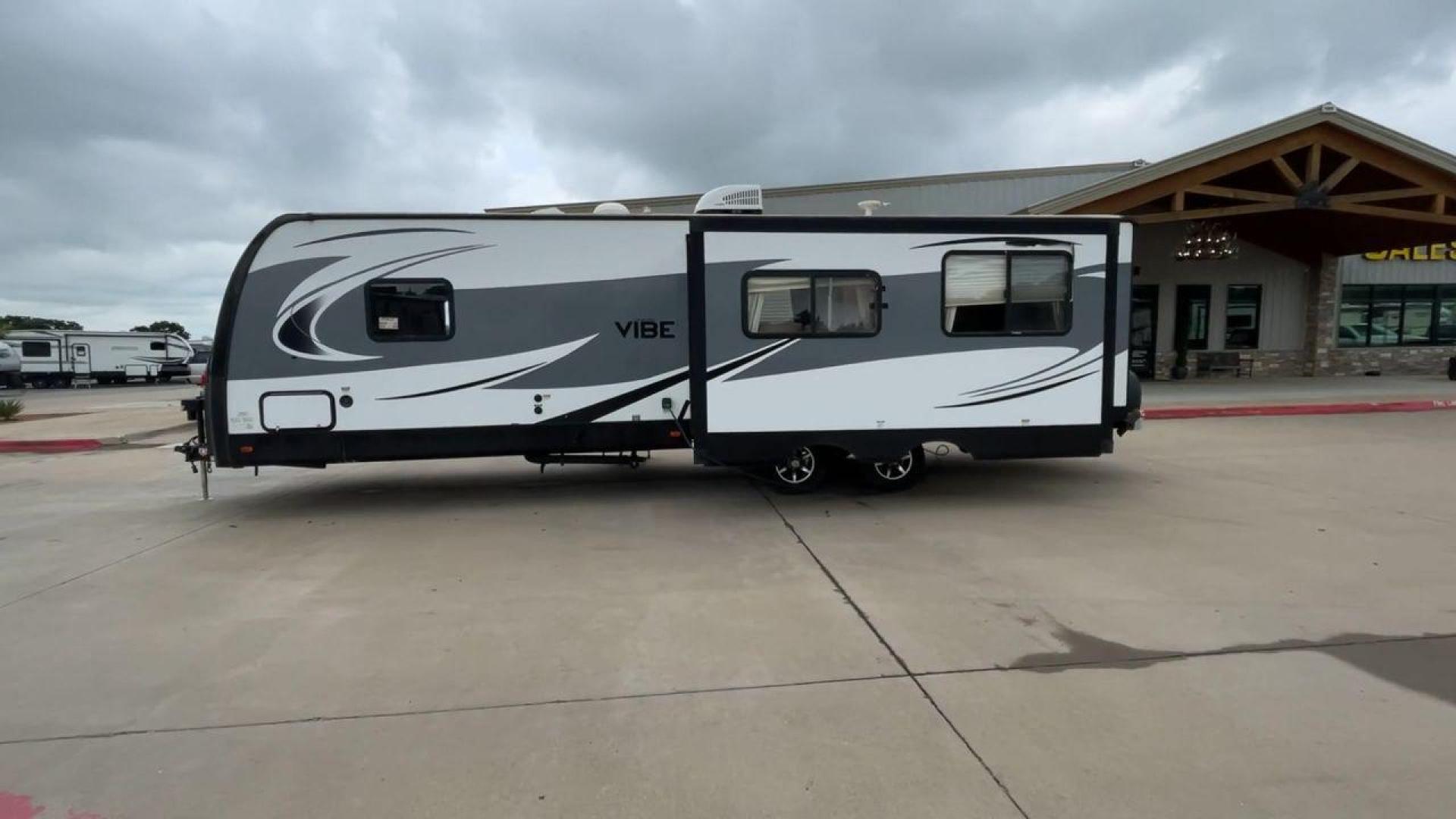 2019 FOREST RIVER VIBE 268RKS (4X4TVBC23K4) , located at 4319 N Main St, Cleburne, TX, 76033, (817) 678-5133, 32.385960, -97.391212 - Photo#6