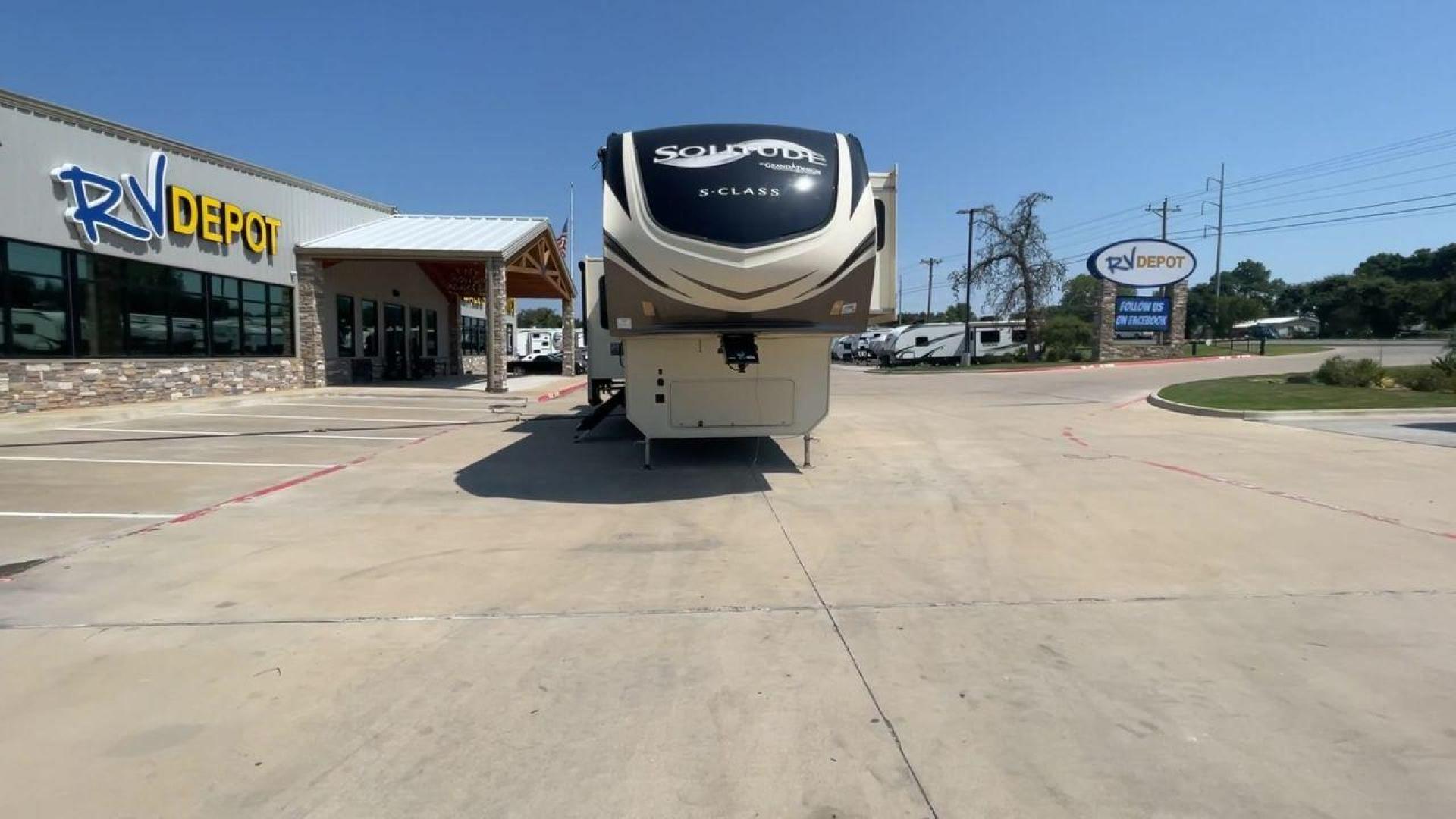 2019 GRAND DESIGN 3740BH (573FS4229K1) , Length: 40.33 ft. | Dry Weight: 13,884 lbs. | Gross Weight: 16,000 lbs. | Slides: 4 transmission, located at 4319 N Main St, Cleburne, TX, 76033, (817) 678-5133, 32.385960, -97.391212 - The 2019 Grand Design 3740BH is a remarkable travel trailer built for those looking for the utmost comfort and elegance while traveling. This large model is 40.33 feet long, weighs 13,884 lbs dry, and can support 16,000 lbs gross weight. It has four slide-outs that greatly increase the living area. - Photo#4