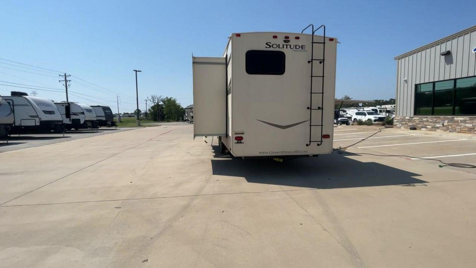 2019 GRAND DESIGN 3740BH (573FS4229K1) , Length: 40.33 ft. | Dry Weight: 13,884 lbs. | Gross Weight: 16,000 lbs. | Slides: 4 transmission, located at 4319 N Main St, Cleburne, TX, 76033, (817) 678-5133, 32.385960, -97.391212 - The 2019 Grand Design 3740BH is a remarkable travel trailer built for those looking for the utmost comfort and elegance while traveling. This large model is 40.33 feet long, weighs 13,884 lbs dry, and can support 16,000 lbs gross weight. It has four slide-outs that greatly increase the living area. - Photo#8