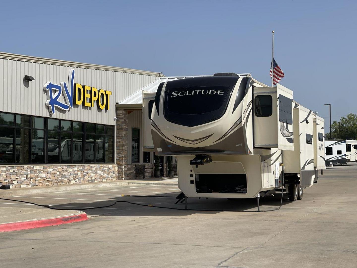 2019 GRAND DESIGN SOLITUDE 379FLS (573FS4321K9) , located at 4319 N Main St, Cleburne, TX, 76033, (817) 678-5133, 32.385960, -97.391212 - Photo#0