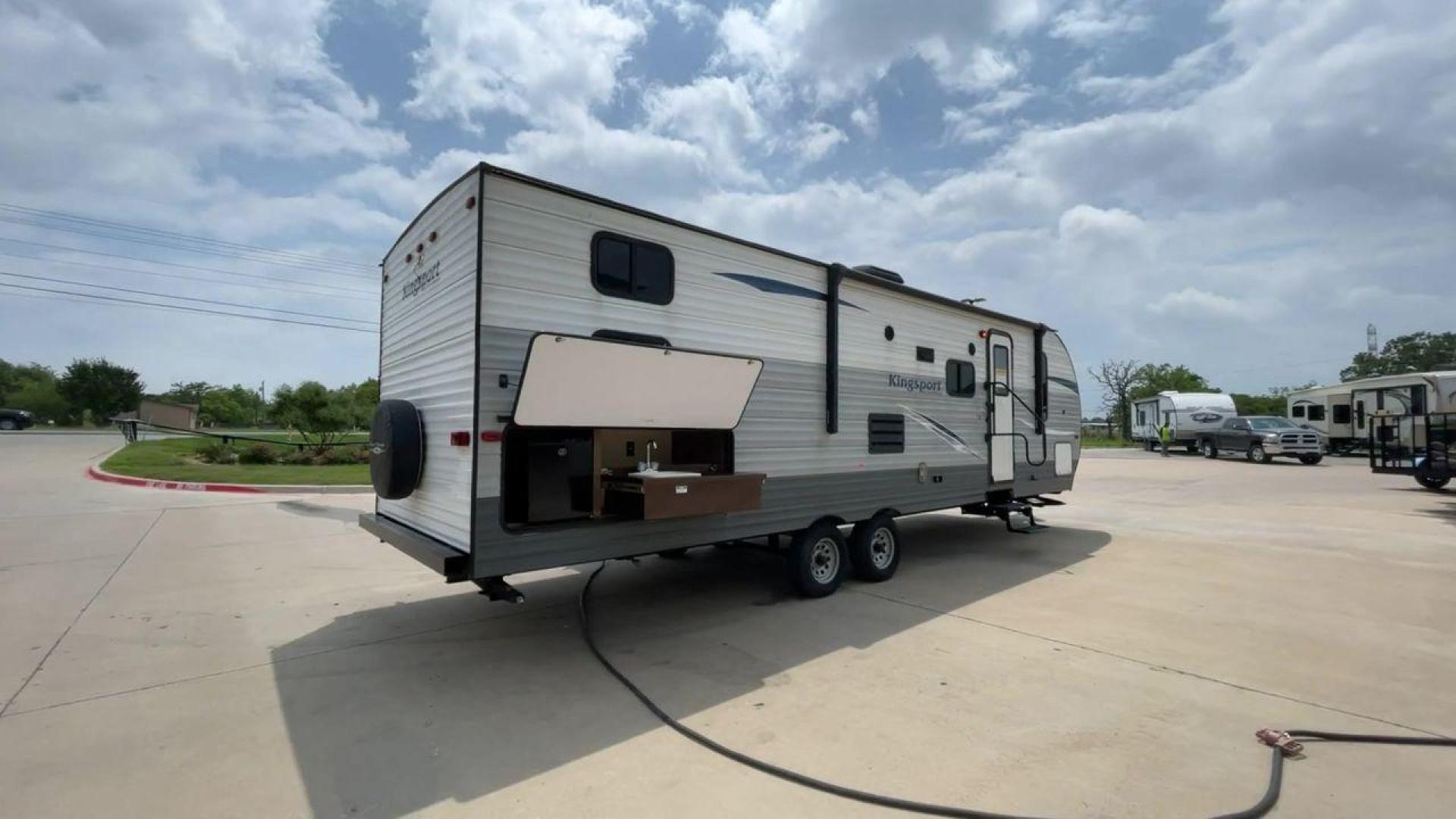 2019 GULF STREAM KINGSPORT 274QB (1NL1G3228K1) , located at 4319 N Main St, Cleburne, TX, 76033, (817) 678-5133, 32.385960, -97.391212 - Photo#1