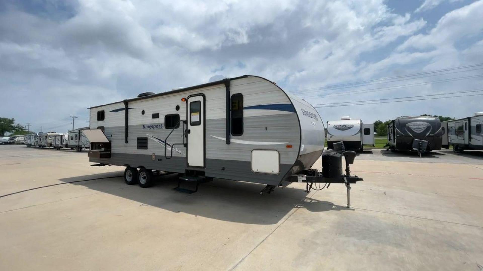 2019 GULF STREAM KINGSPORT 274QB (1NL1G3228K1) , located at 4319 N Main St, Cleburne, TX, 76033, (817) 678-5133, 32.385960, -97.391212 - Photo#3