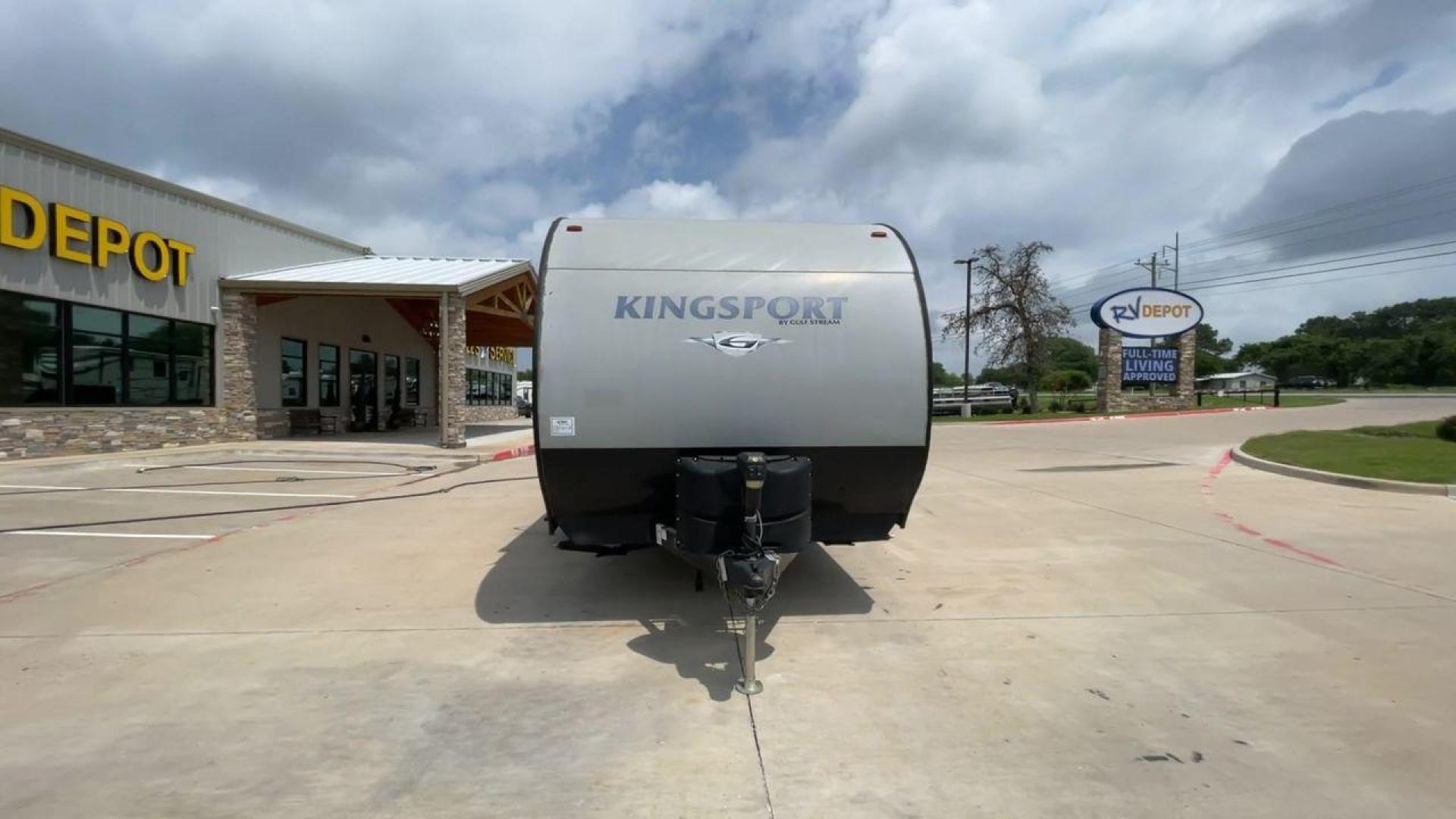 2019 GULF STREAM KINGSPORT 274QB (1NL1G3228K1) , located at 4319 N Main St, Cleburne, TX, 76033, (817) 678-5133, 32.385960, -97.391212 - Photo#4