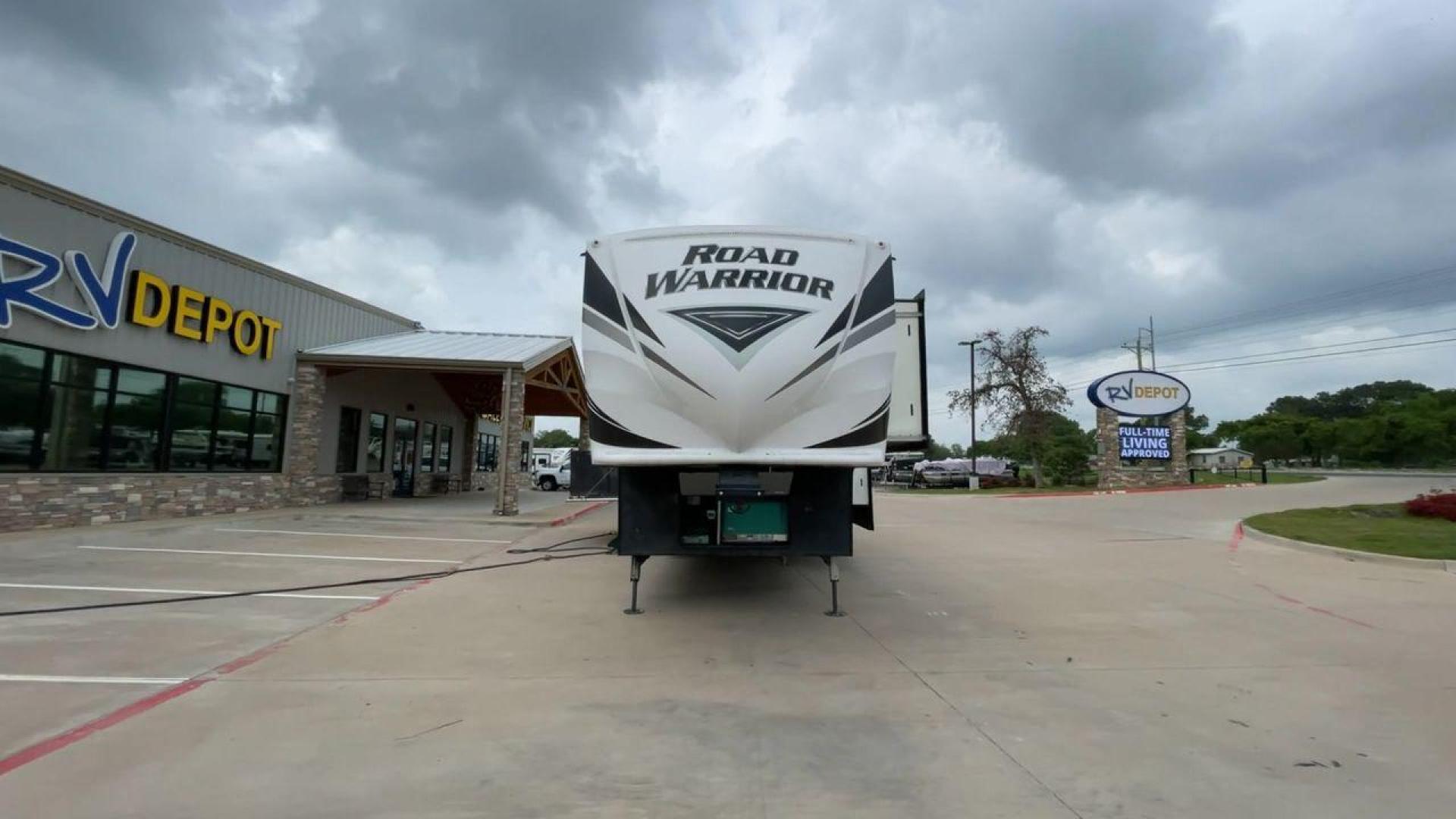 2019 HEARTLAND ROAD WARRIOR 427RW (5SFCG4435KE) , Length: 44.08 ft. | Dry Weight: 16,400 lbs. | Gross Weight: 20,000 lbs. | Slides: 2 transmission, located at 4319 N Main St, Cleburne, TX, 76033, (817) 678-5133, 32.385960, -97.391212 - The 2019 Heartland Road Warrior 427RW fifth wheel toy hauler is ready for your next journey. The length of this amazing RV is 44.08 feet, its dry weight is 16,400 lbs and its gross weight is 20,000 lbs. This makes it stable and long-lasting on the road. This RV is strong and stylish, with two slides - Photo#4