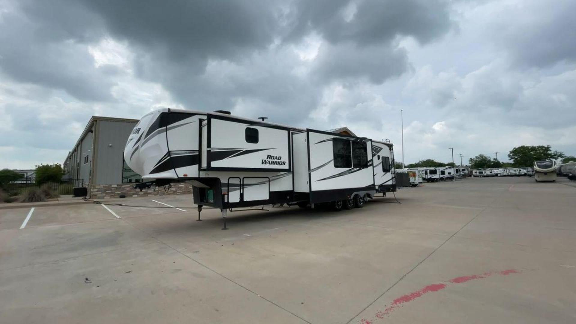 2019 HEARTLAND ROAD WARRIOR 427RW (5SFCG4435KE) , Length: 44.08 ft. | Dry Weight: 16,400 lbs. | Gross Weight: 20,000 lbs. | Slides: 2 transmission, located at 4319 N Main St, Cleburne, TX, 76033, (817) 678-5133, 32.385960, -97.391212 - The 2019 Heartland Road Warrior 427RW fifth wheel toy hauler is ready for your next journey. The length of this amazing RV is 44.08 feet, its dry weight is 16,400 lbs and its gross weight is 20,000 lbs. This makes it stable and long-lasting on the road. This RV is strong and stylish, with two slides - Photo#5