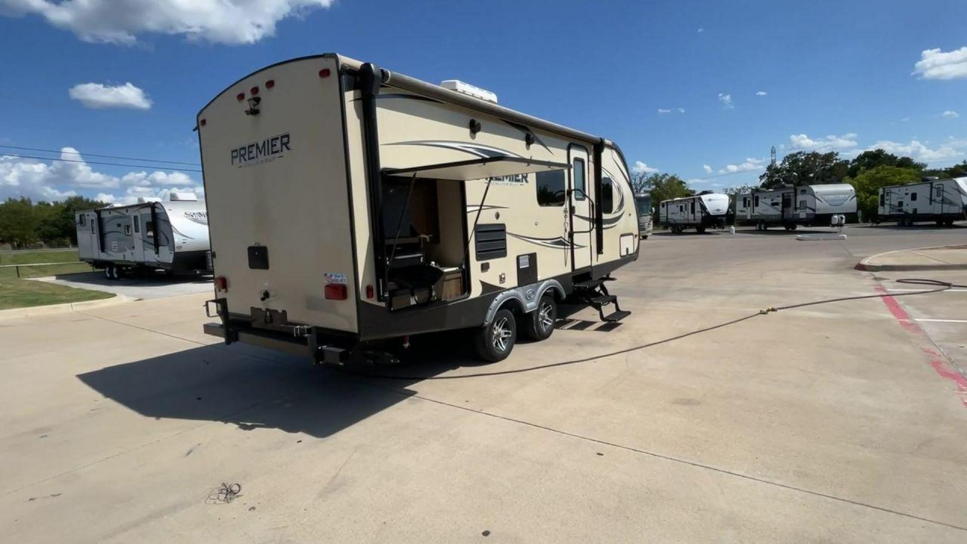 2019 KEYSTONE BULLET 22RBPR (4YDT22R21KD) , Length: 26.92 ft. | Dry Weight: 4,972 lbs. | Gross Weight: 6,500 lbs. | Slides: 1 transmission, located at 4319 N Main St, Cleburne, TX, 76033, (817) 678-5133, 32.385960, -97.391212 - The 2019 Keystone Bullet 22RBPR is a lightweight, compact, and feature-packed travel trailer. It is perfect for couples or small families looking for comfort and convenience on the road. With a length of 26.92 ft, a dry weight of 4,972 lbs., and a gross weight of 6,500 lbs., it offers an efficient a - Photo#1