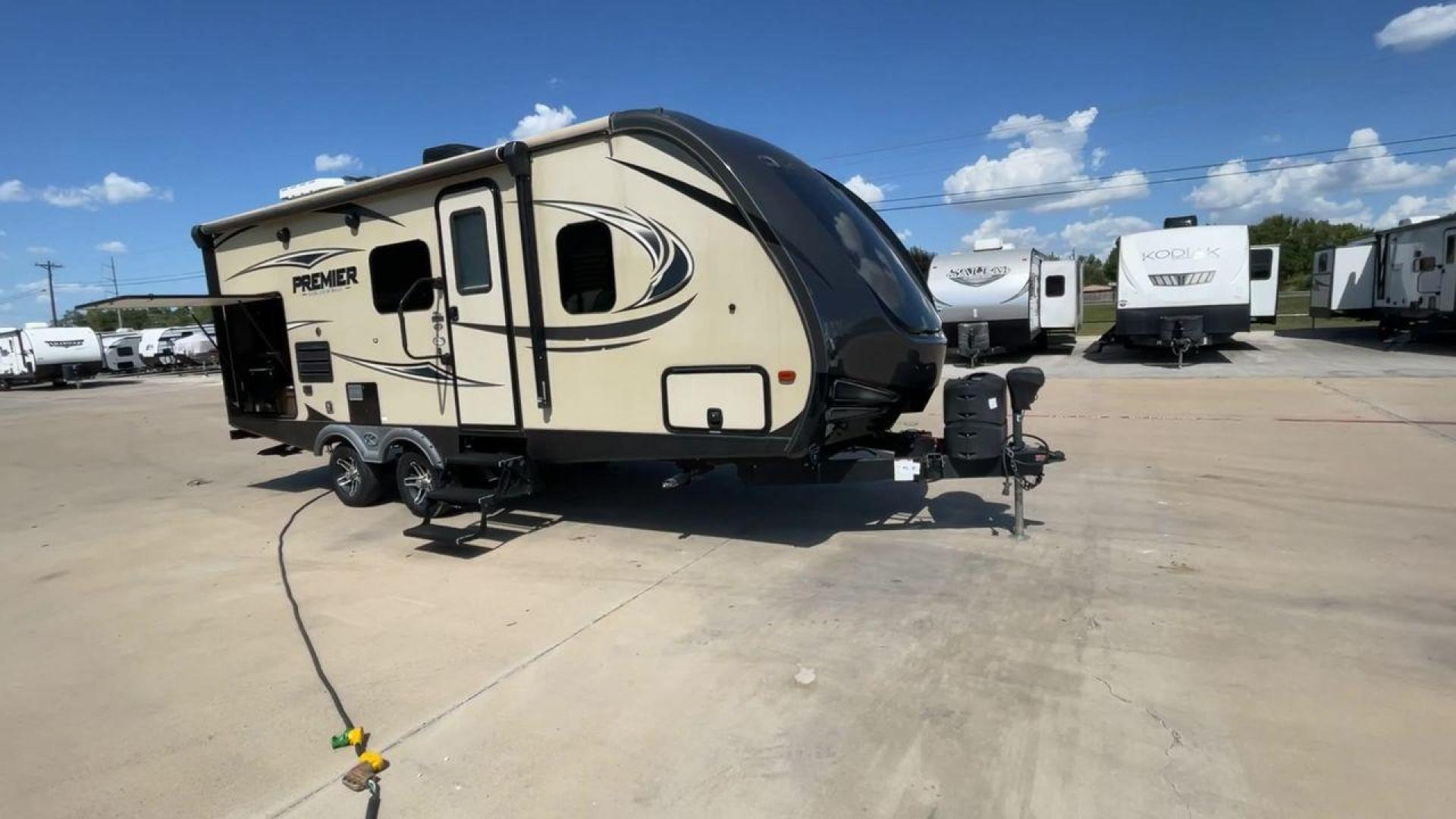 2019 KEYSTONE BULLET 22RBPR (4YDT22R21KD) , Length: 26.92 ft. | Dry Weight: 4,972 lbs. | Gross Weight: 6,500 lbs. | Slides: 1 transmission, located at 4319 N Main St, Cleburne, TX, 76033, (817) 678-5133, 32.385960, -97.391212 - The 2019 Keystone Bullet 22RBPR is a lightweight, compact, and feature-packed travel trailer. It is perfect for couples or small families looking for comfort and convenience on the road. With a length of 26.92 ft, a dry weight of 4,972 lbs., and a gross weight of 6,500 lbs., it offers an efficient a - Photo#3