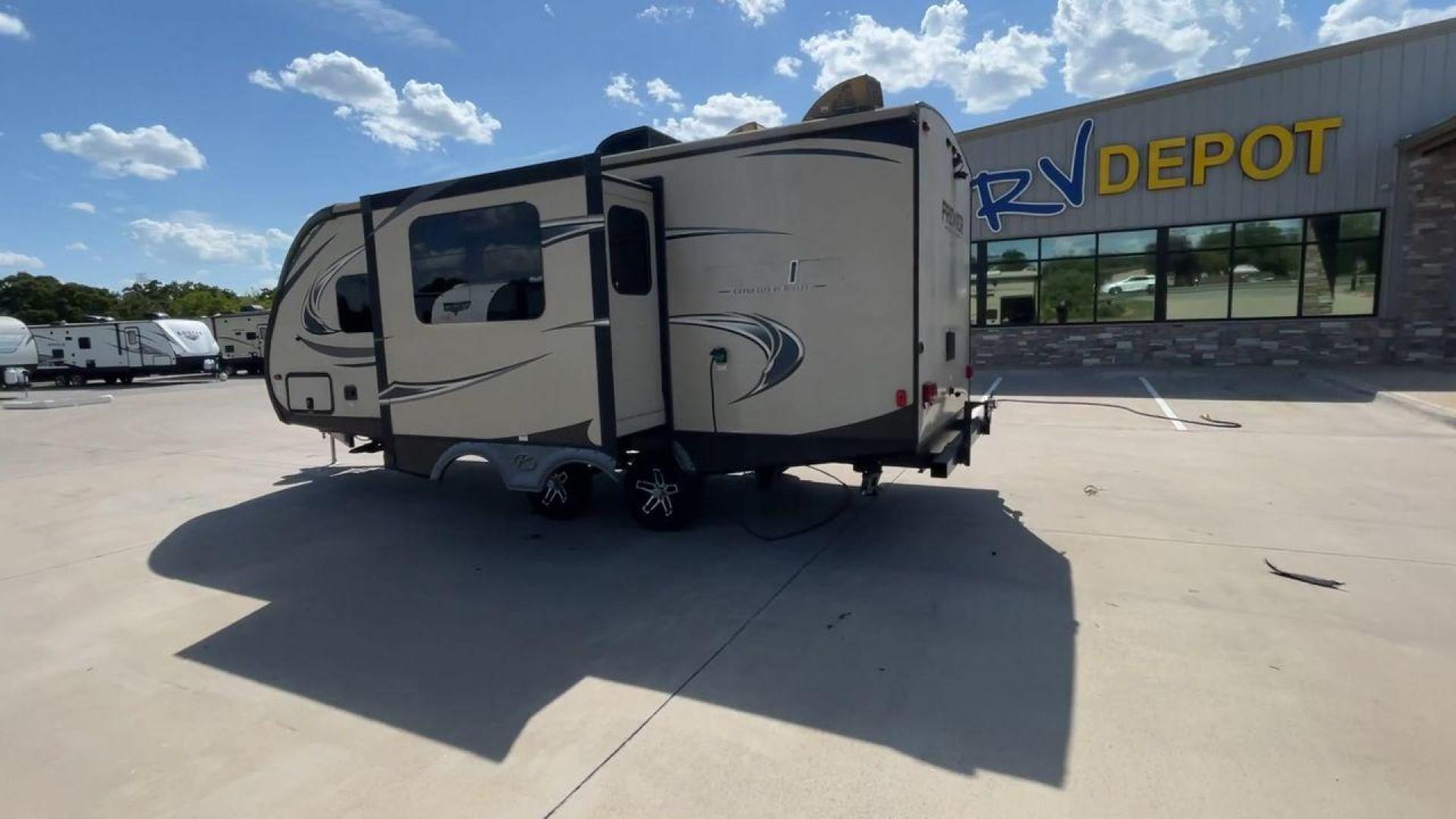 2019 KEYSTONE BULLET 22RBPR (4YDT22R21KD) , Length: 26.92 ft. | Dry Weight: 4,972 lbs. | Gross Weight: 6,500 lbs. | Slides: 1 transmission, located at 4319 N Main St, Cleburne, TX, 76033, (817) 678-5133, 32.385960, -97.391212 - The 2019 Keystone Bullet 22RBPR is a lightweight, compact, and feature-packed travel trailer. It is perfect for couples or small families looking for comfort and convenience on the road. With a length of 26.92 ft, a dry weight of 4,972 lbs., and a gross weight of 6,500 lbs., it offers an efficient a - Photo#7