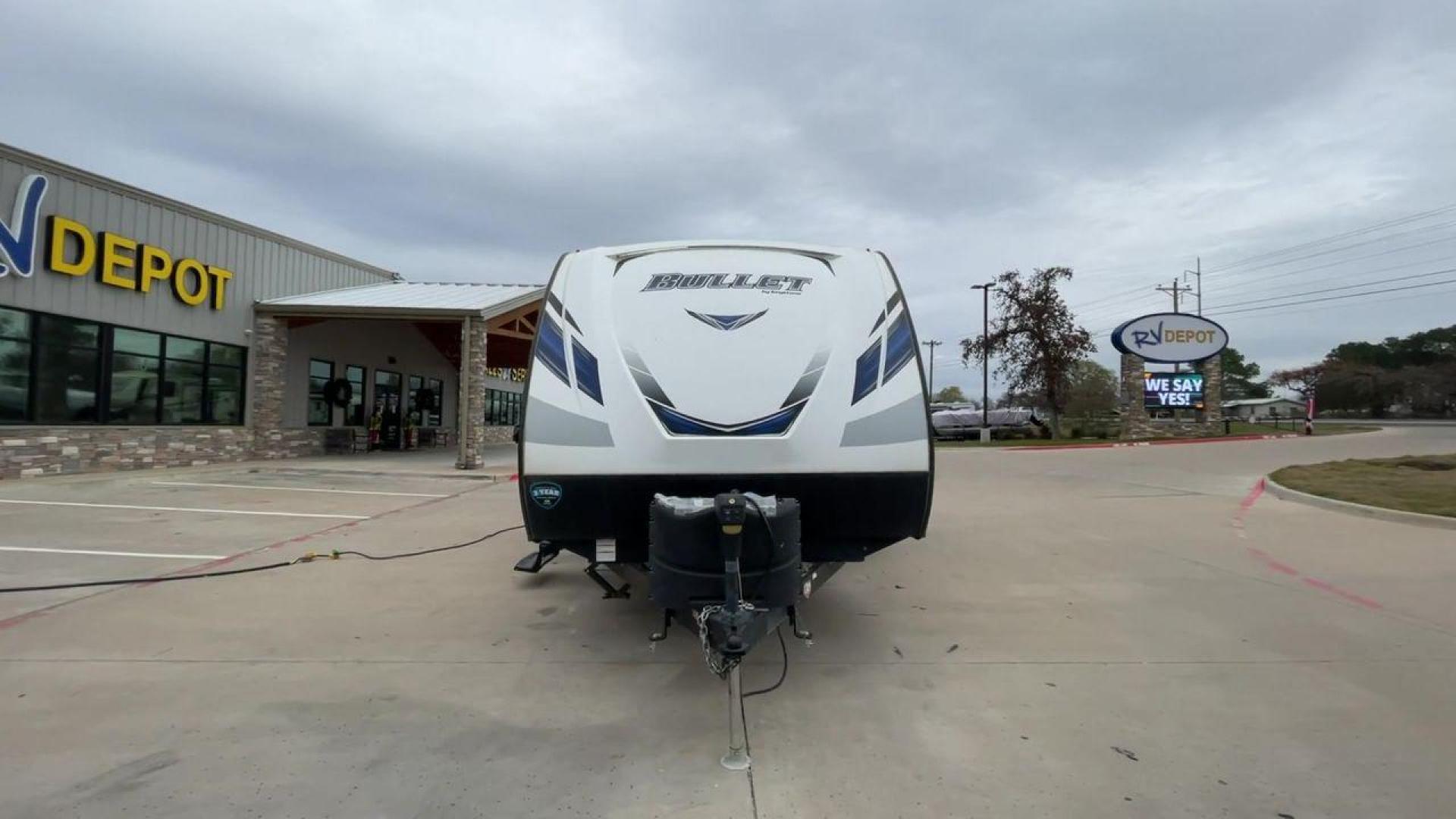 2019 KEYSTONE BULLET 248RKS (4YDT24821KT) , located at 4319 N Main St, Cleburne, TX, 76033, (817) 678-5133, 32.385960, -97.391212 - Discover extra features that contribute to making this RV an ideal investment. (1) Both the front and rear of the trailer have entry doors, providing convenient access and potentially enhancing ventilation options. (2) The 2019 Keystone Bullet 248RKS is significantly lighter than many similar-s - Photo#4