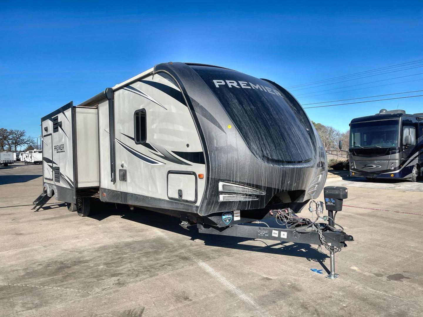 2019 KEYSTONE BULLET 34BIPR (4YDT34B28KD) , Length: 38.08 ft. | Dry Weight: 7,285 lbs. | Gross Weight: 9,400 lbs. | Slides: 3 transmission, located at 4319 N Main St, Cleburne, TX, 76033, (817) 678-5133, 32.385960, -97.391212 - Photo#23