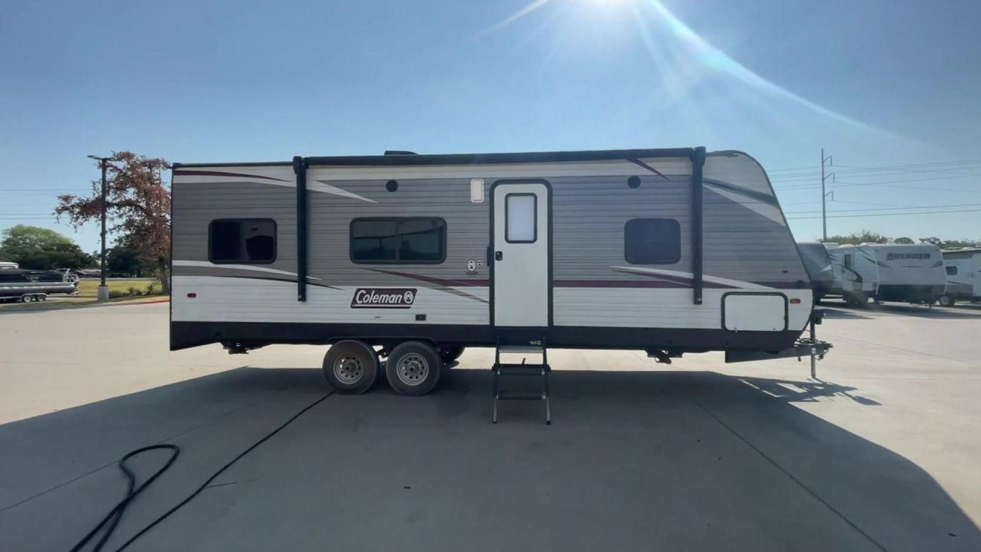 2019 KEYSTONE COLEMAN 250TQ (4YDT25028KH) , Length: 29.58 ft. | Dry Weight: 5,569 lbs. | Slides: 0 transmission, located at 4319 N Main St, Cleburne, TX, 76033, (817) 678-5133, 32.385960, -97.391212 - Photo#2