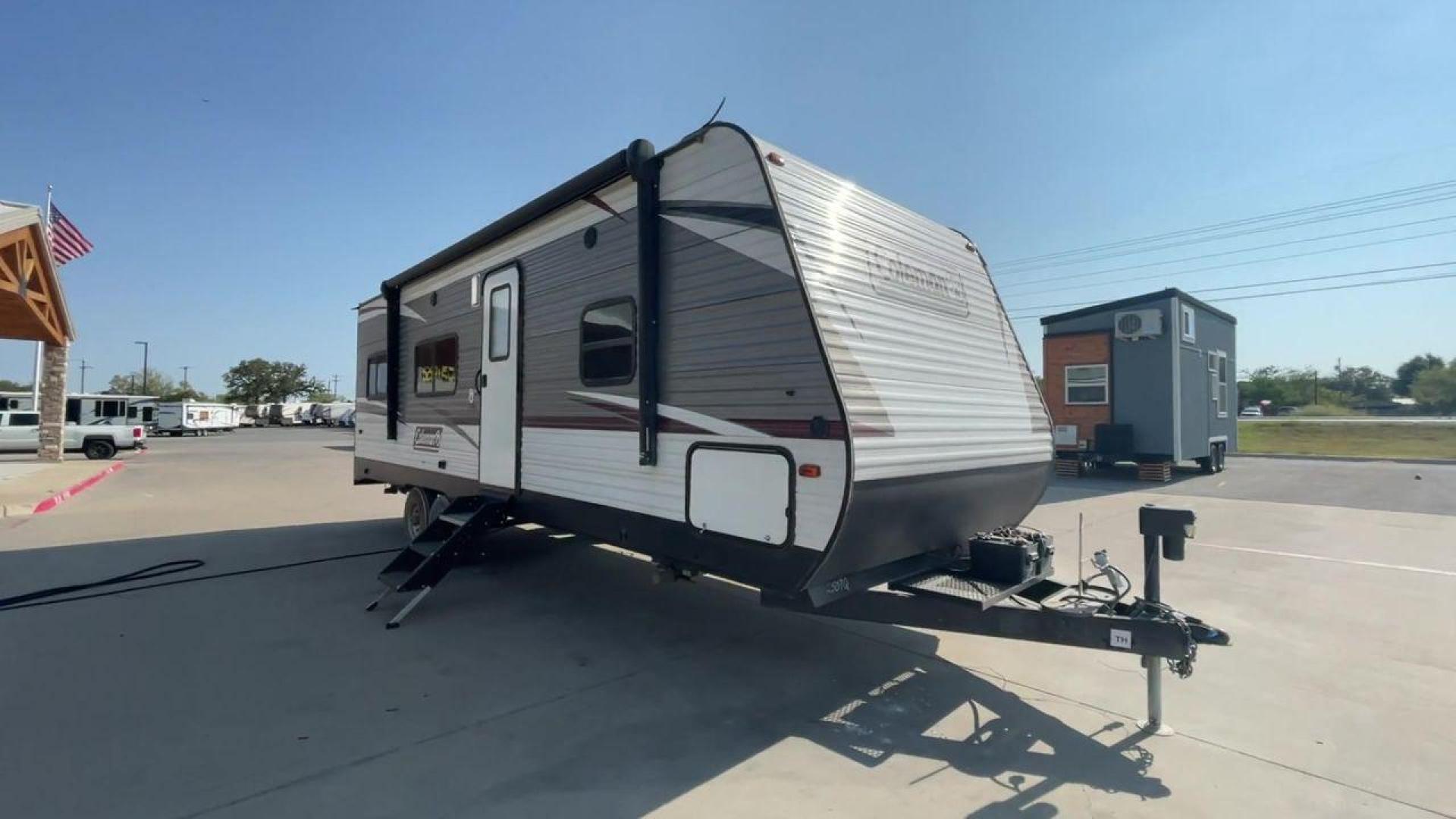 2019 KEYSTONE COLEMAN 250TQ (4YDT25028KH) , Length: 29.58 ft. | Dry Weight: 5,569 lbs. | Slides: 0 transmission, located at 4319 N Main St, Cleburne, TX, 76033, (817) 678-5133, 32.385960, -97.391212 - Photo#3