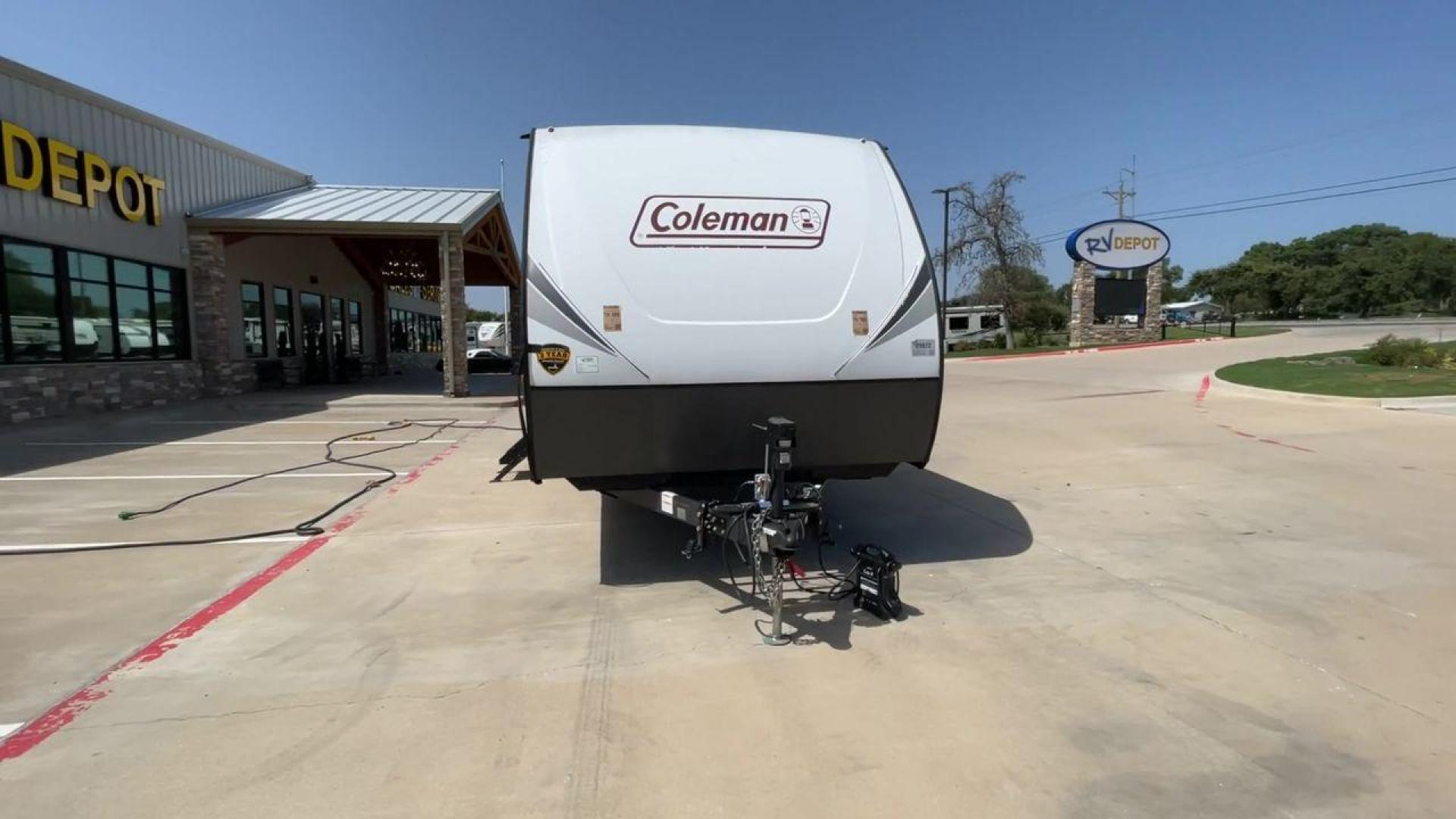 2019 KEYSTONE COLEMAN 2825RK (4YDT28226KM) , Length: 32.92 ft. | Dry Weight: 6,522 lbs. | Slides: 1 transmission, located at 4319 N Main St, Cleburne, TX, 76033, (817) 678-5133, 32.385960, -97.391212 - The 2019 Keystone Coleman 2825RK is intended for comfort and convenience. It measures 32.92 feet long and weighs 6,522 pounds dry. It has a single slide-out that greatly increases the inside room. The outside, streamlined with a clean, neutral color palette highlighted with red and black graphics, p - Photo#4