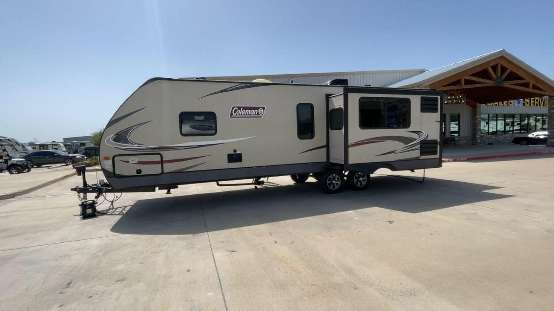 2019 KEYSTONE COLEMAN 2825RK (4YDT28226KM) , Length: 32.92 ft. | Dry Weight: 6,522 lbs. | Slides: 1 transmission, located at 4319 N Main St, Cleburne, TX, 76033, (817) 678-5133, 32.385960, -97.391212 - The 2019 Keystone Coleman 2825RK is intended for comfort and convenience. It measures 32.92 feet long and weighs 6,522 pounds dry. It has a single slide-out that greatly increases the inside room. The outside, streamlined with a clean, neutral color palette highlighted with red and black graphics, p - Photo#6