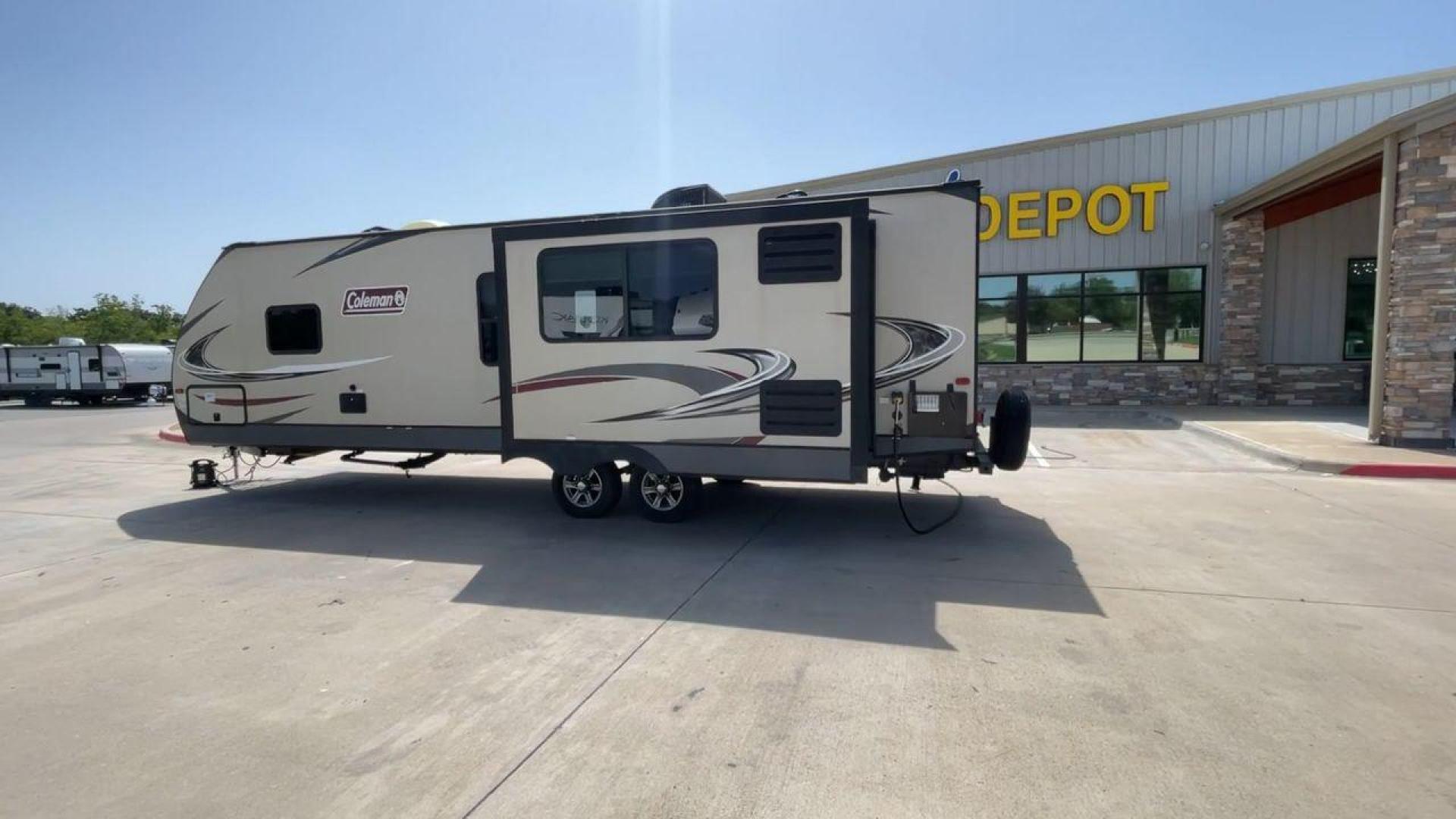 2019 KEYSTONE COLEMAN 2825RK (4YDT28226KM) , Length: 32.92 ft. | Dry Weight: 6,522 lbs. | Slides: 1 transmission, located at 4319 N Main St, Cleburne, TX, 76033, (817) 678-5133, 32.385960, -97.391212 - The 2019 Keystone Coleman 2825RK is intended for comfort and convenience. It measures 32.92 feet long and weighs 6,522 pounds dry. It has a single slide-out that greatly increases the inside room. The outside, streamlined with a clean, neutral color palette highlighted with red and black graphics, p - Photo#7