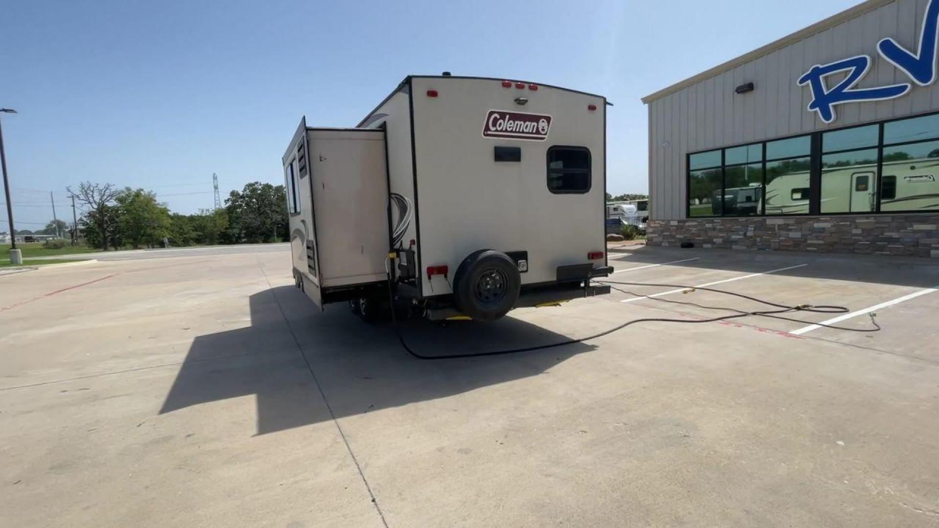 2019 KEYSTONE COLEMAN 2825RK (4YDT28226KM) , Length: 32.92 ft. | Dry Weight: 6,522 lbs. | Slides: 1 transmission, located at 4319 N Main St, Cleburne, TX, 76033, (817) 678-5133, 32.385960, -97.391212 - The 2019 Keystone Coleman 2825RK is intended for comfort and convenience. It measures 32.92 feet long and weighs 6,522 pounds dry. It has a single slide-out that greatly increases the inside room. The outside, streamlined with a clean, neutral color palette highlighted with red and black graphics, p - Photo#8