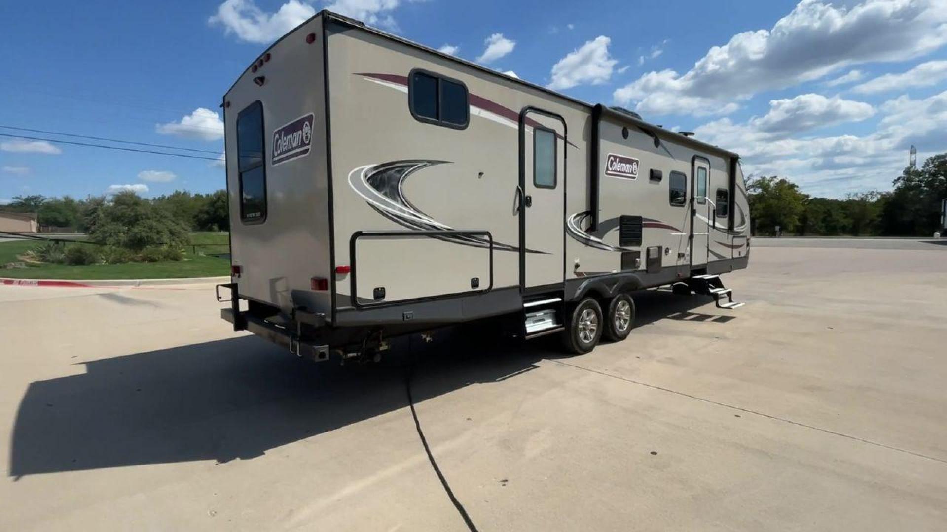 2019 KEYSTONE COLEMAN 3015BH (4YDT3012XKM) , Length: 34.75 ft. | Dry Weight: 7,211 lbs. | Slides: 2 transmission, located at 4319 N Main St, Cleburne, TX, 76033, (817) 678-5133, 32.385960, -97.391212 - Photo#1