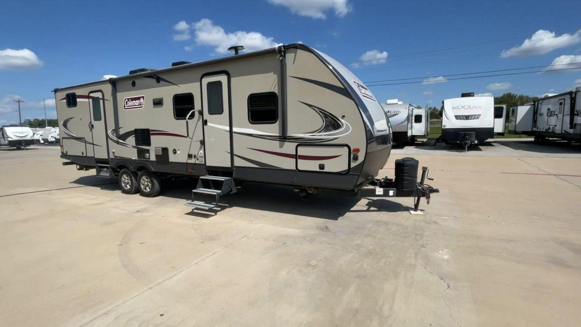 2019 KEYSTONE COLEMAN 3015BH (4YDT3012XKM) , Length: 34.75 ft. | Dry Weight: 7,211 lbs. | Slides: 2 transmission, located at 4319 N Main St, Cleburne, TX, 76033, (817) 678-5133, 32.385960, -97.391212 - Photo#3