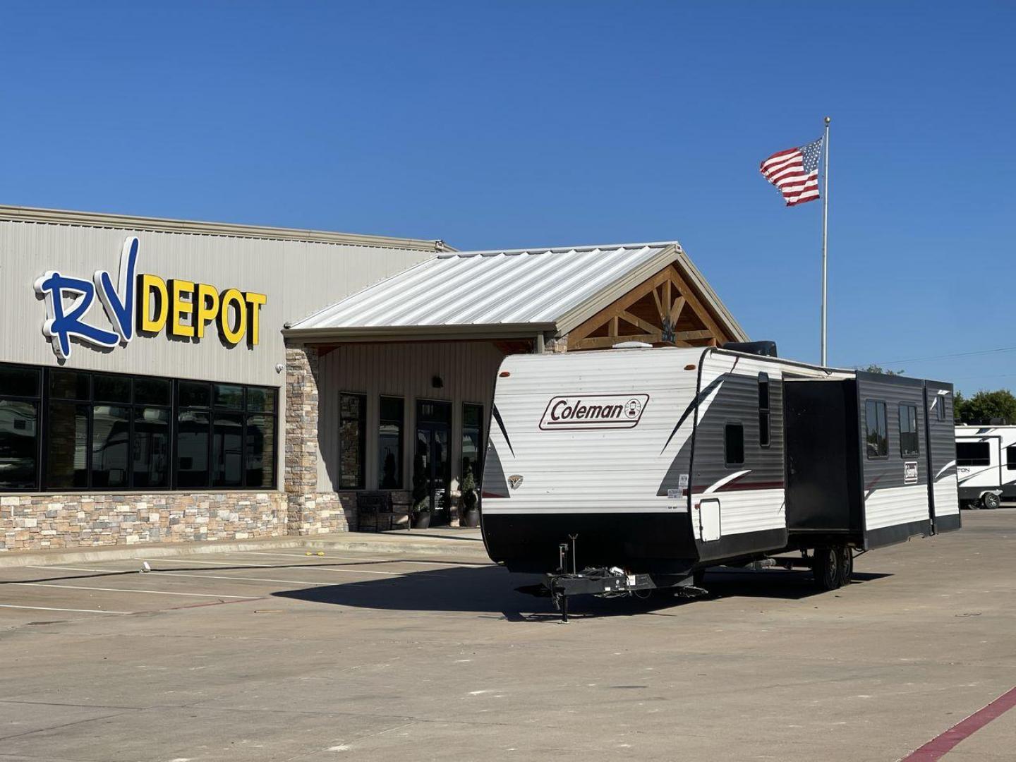 2019 KEYSTONE COLEMAN 337BH (4YDT33727KH) , Length: 37.92 ft. | Dry Weight: 8,421 lbs. | Slides: 3 transmission, located at 4319 N Main St, Cleburne, TX, 76033, (817) 678-5133, 32.385960, -97.391212 - Photo#0