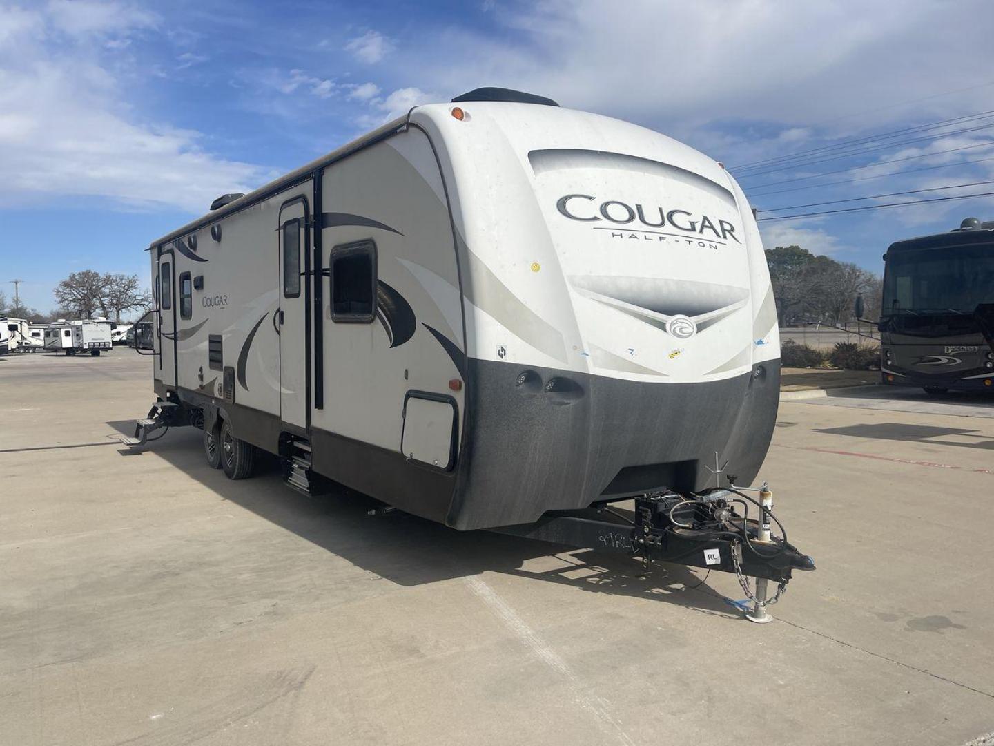 2019 TAN KEYSTONE COUGAR 29RLD (4YDT29R22JV) , Length: 34 ft. | Dry Weight: 7,380 lbs. | Gross Weight: 9,560 lbs. | Slides: 2 transmission, located at 4319 N Main St, Cleburne, TX, 76033, (817) 678-5133, 32.385960, -97.391212 - The 2019 Keystone Cougar 29RLD is a dual-axle aluminum wheel set-up measuring exactly 34 ft. in length. It has a dry weight of 7,380 lbs. and a GVWR of 9,560 lbs. Its exterior is a base color of tan with black and white accents. It comes with automatic heating and cooling rated at 35,000 and 15,000 - Photo#21