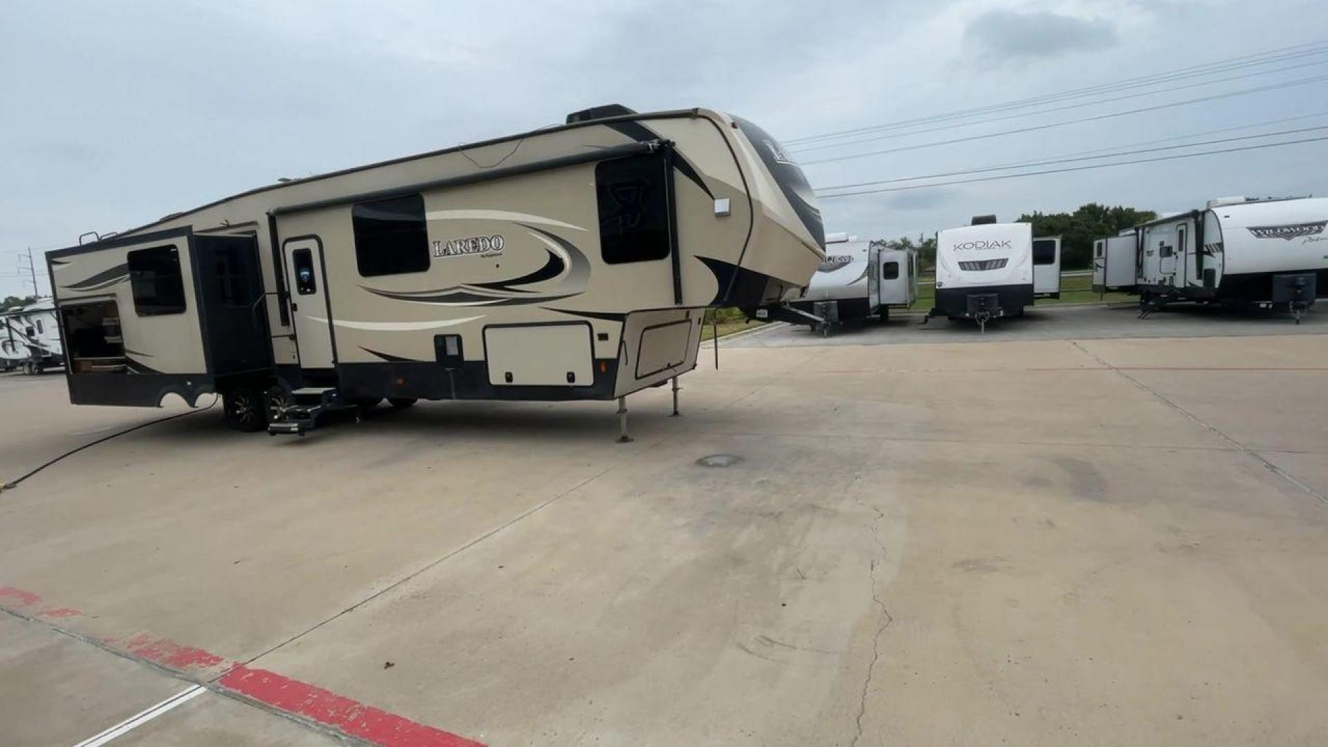 2019 KEYSTONE LAREDO 380MB (4YDF38023KE) , located at 4319 N Main St, Cleburne, TX, 76033, (817) 678-5133, 32.385960, -97.391212 - Photo#3