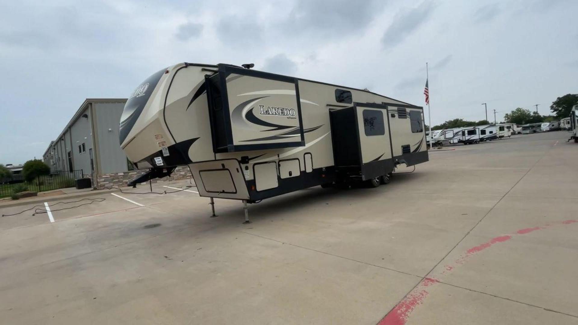 2019 KEYSTONE LAREDO 380MB (4YDF38023KE) , located at 4319 N Main St, Cleburne, TX, 76033, (817) 678-5133, 32.385960, -97.391212 - Photo#5