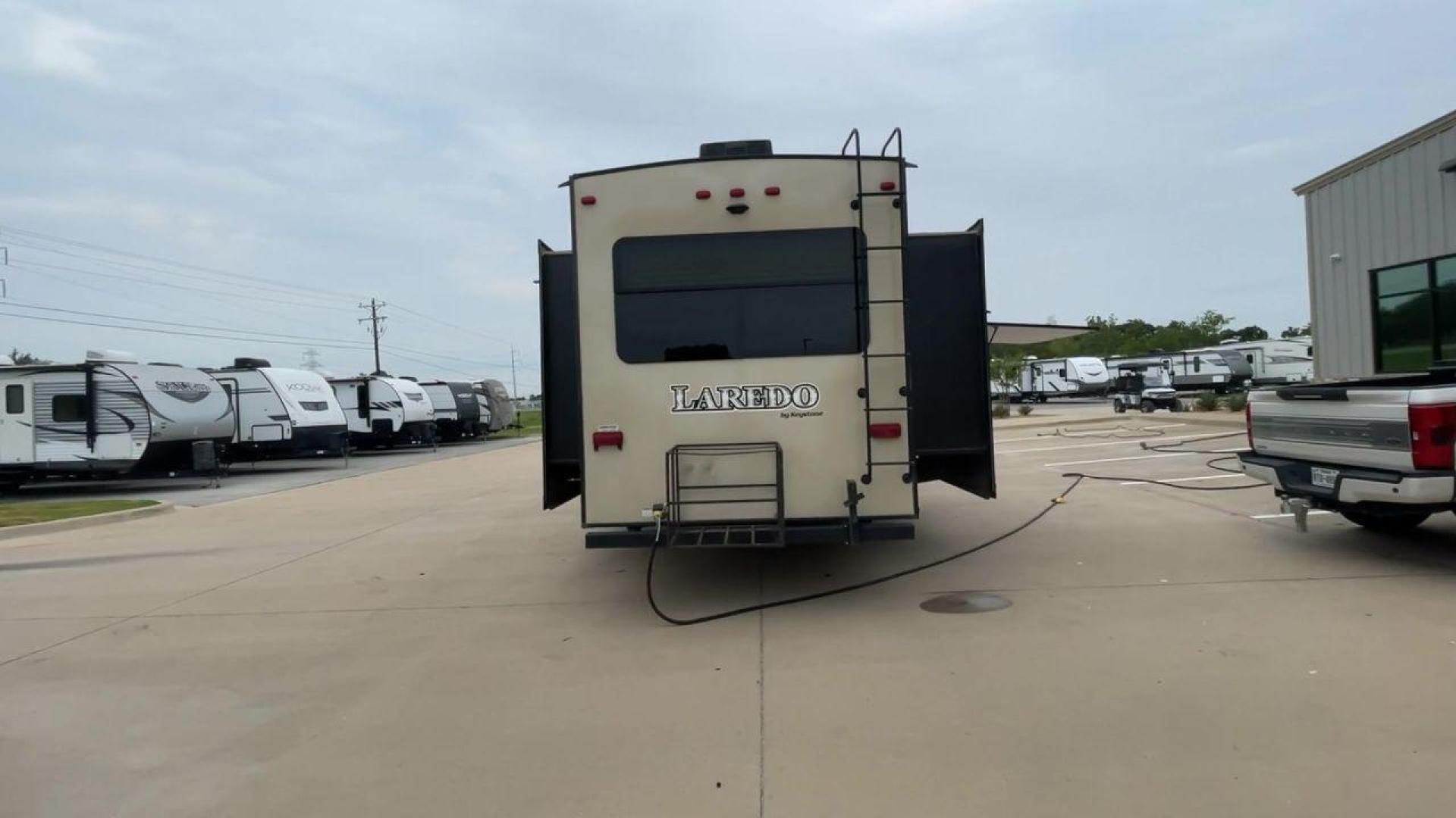 2019 KEYSTONE LAREDO 380MB (4YDF38023KE) , located at 4319 N Main St, Cleburne, TX, 76033, (817) 678-5133, 32.385960, -97.391212 - Photo#8