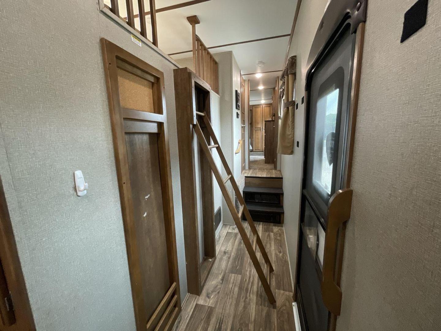 2019 KEYSTONE LAREDO 380MB (4YDF38023KE) , located at 4319 N Main St, Cleburne, TX, 76033, (817) 678-5133, 32.385960, -97.391212 - Photo#28