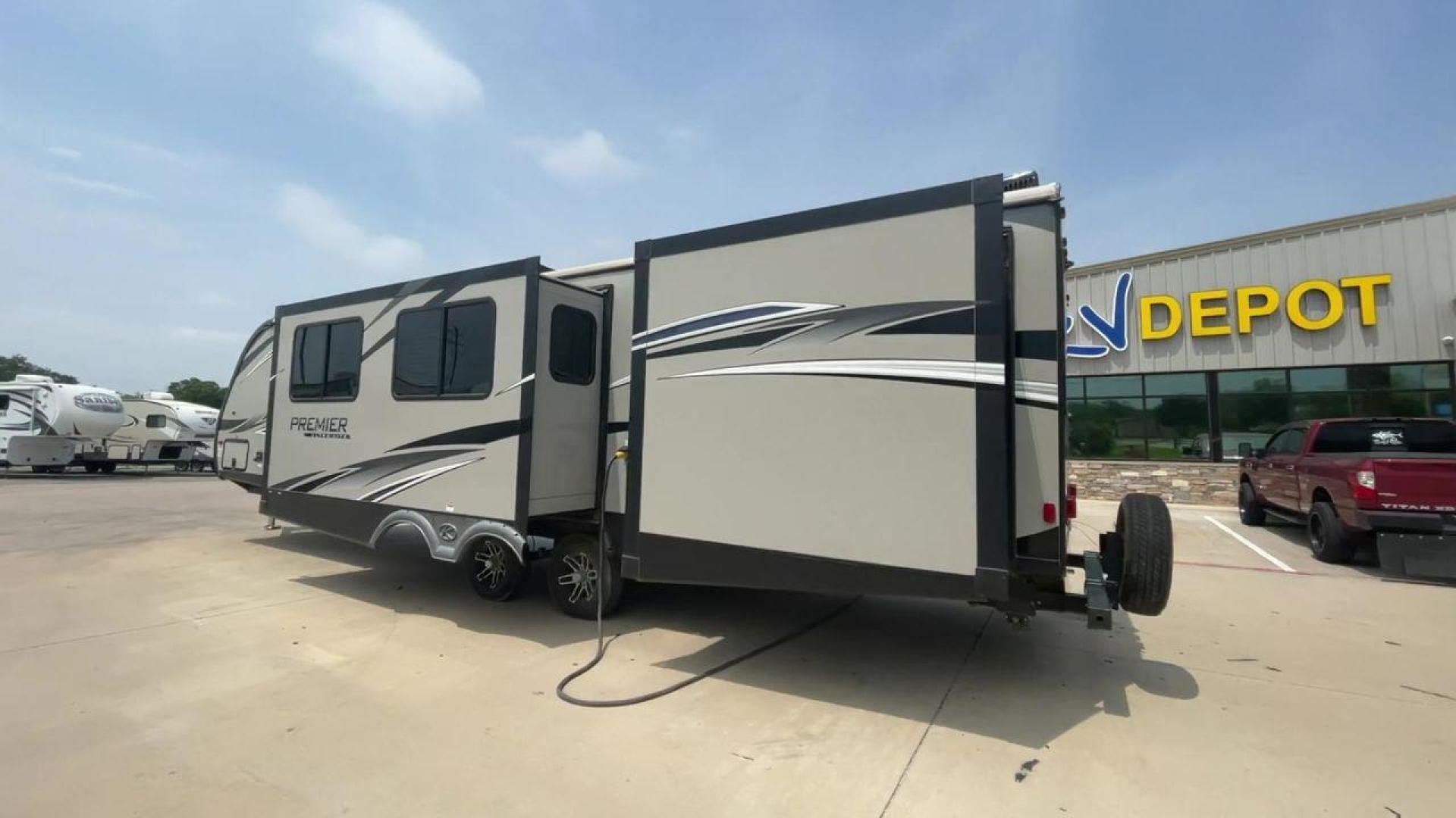 2019 KEYSTONE PREMIER 34RIPR (4YDT34B27KD) , Length: 38.25 ft. | Dry Weight: 7,495 lbs. | Gross Weight: 9,400 lbs. | Slides: 3 transmission, located at 4319 N Main St, Cleburne, TX, 76033, (817) 678-5133, 32.385960, -97.391212 - Photo#7