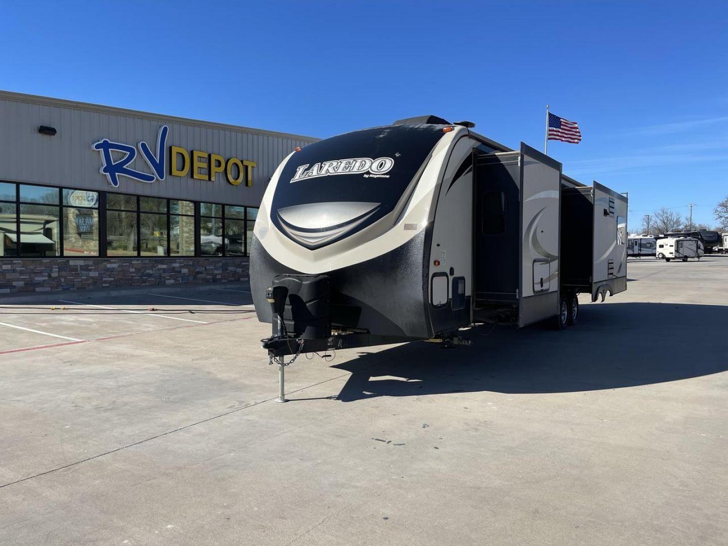 2019 KEYSTONE RV LAREDO 330RL (4YDT33027KB) , located at 4319 N Main St, Cleburne, TX, 76033, (817) 678-5133, 32.385960, -97.391212 - Photo#0