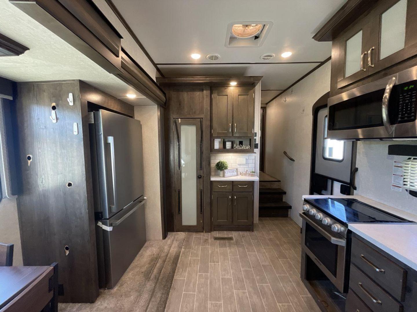 2019 KEYSTONE RV MONTANA 373RD (4YDF37323KA) , Length: 41.33 ft. | Dry Weight: 12,800 lbs. | Gross Weight: 16,000 lbs. | Slides: 4 transmission, located at 4319 N Main St, Cleburne, TX, 76033, (817) 678-5133, 32.385960, -97.391212 - The 2019 Keystone RV Montana 373RD is a luxurious and spacious fifth wheel designed to provide the utmost comfort, convenience, and style for your next adventure. Right up front, this trailer is a painted cap with LED lights. The massive power awning on its side has a LED strip and rolls out with a - Photo#12